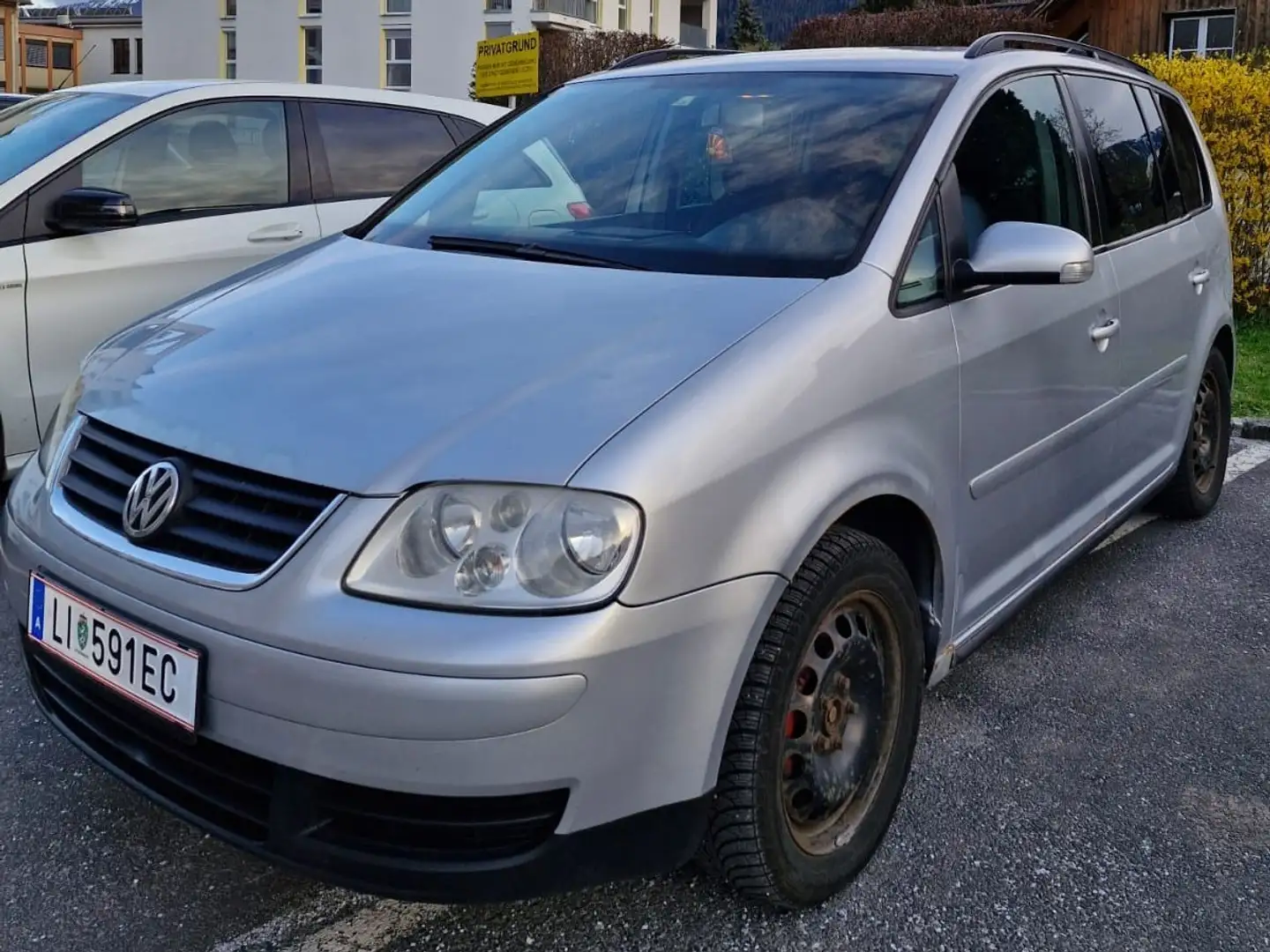 Volkswagen Touran 1.9 TDI Grau - 1