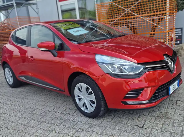 Renault Clio Clio 0.9 tce Moschino Intens Gpl 90cv