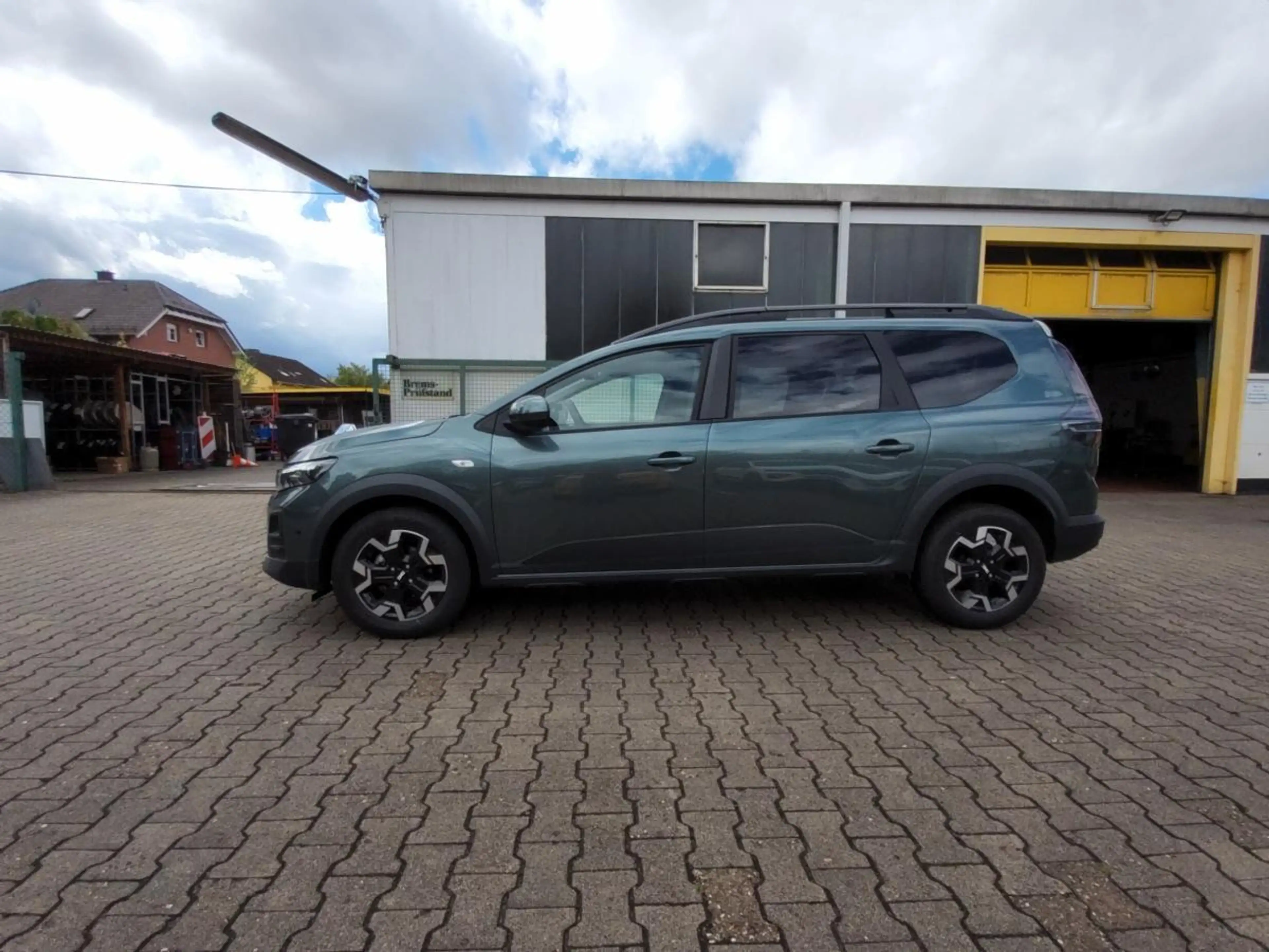 Dacia Jogger Journey TCe 110 — photo 2