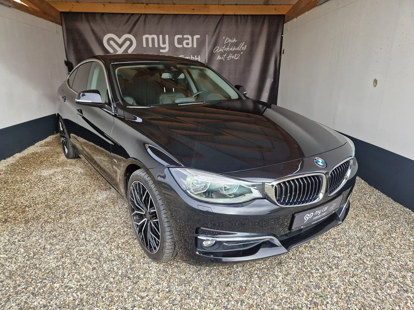 BMW 330 330d GT xDrive Luxury Line Noir - 1