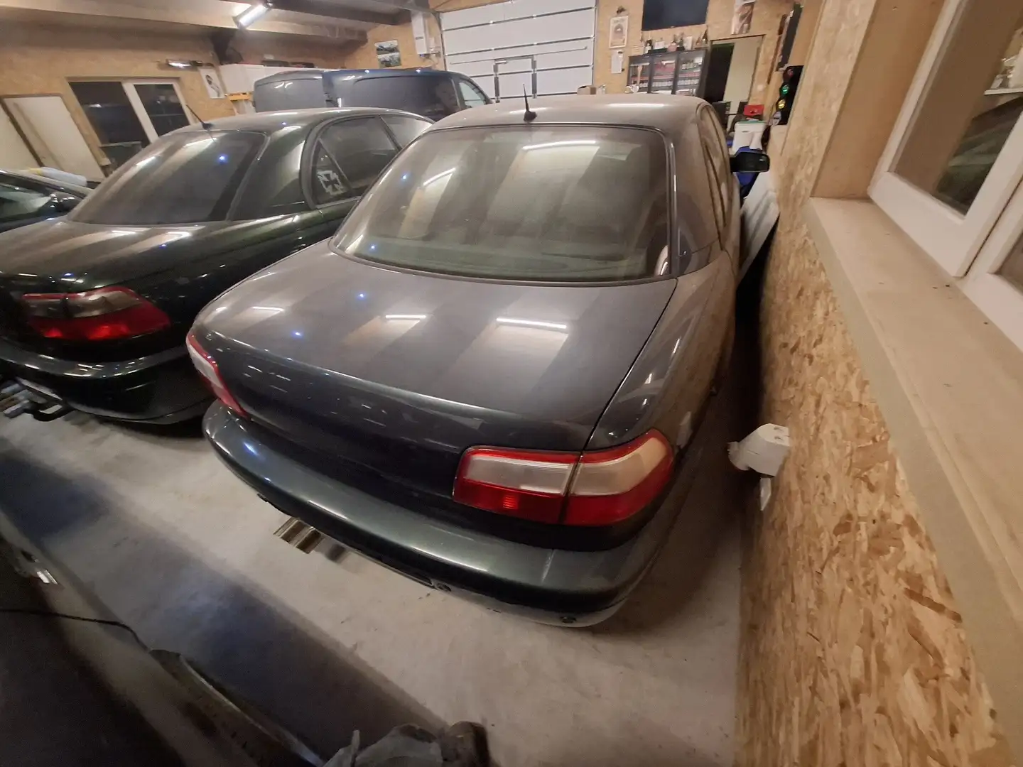 Opel Omega 3.0 V6 sport - 2