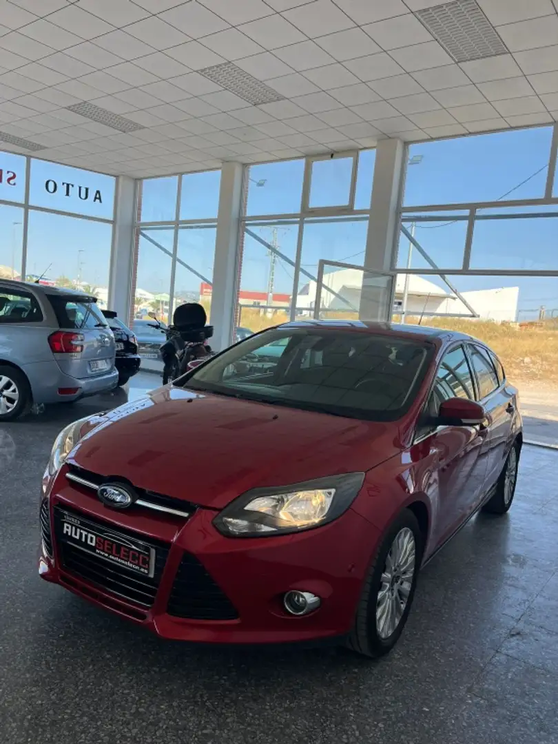 Ford Focus 1.6TDCi Titanium 115 Burdeos - 2
