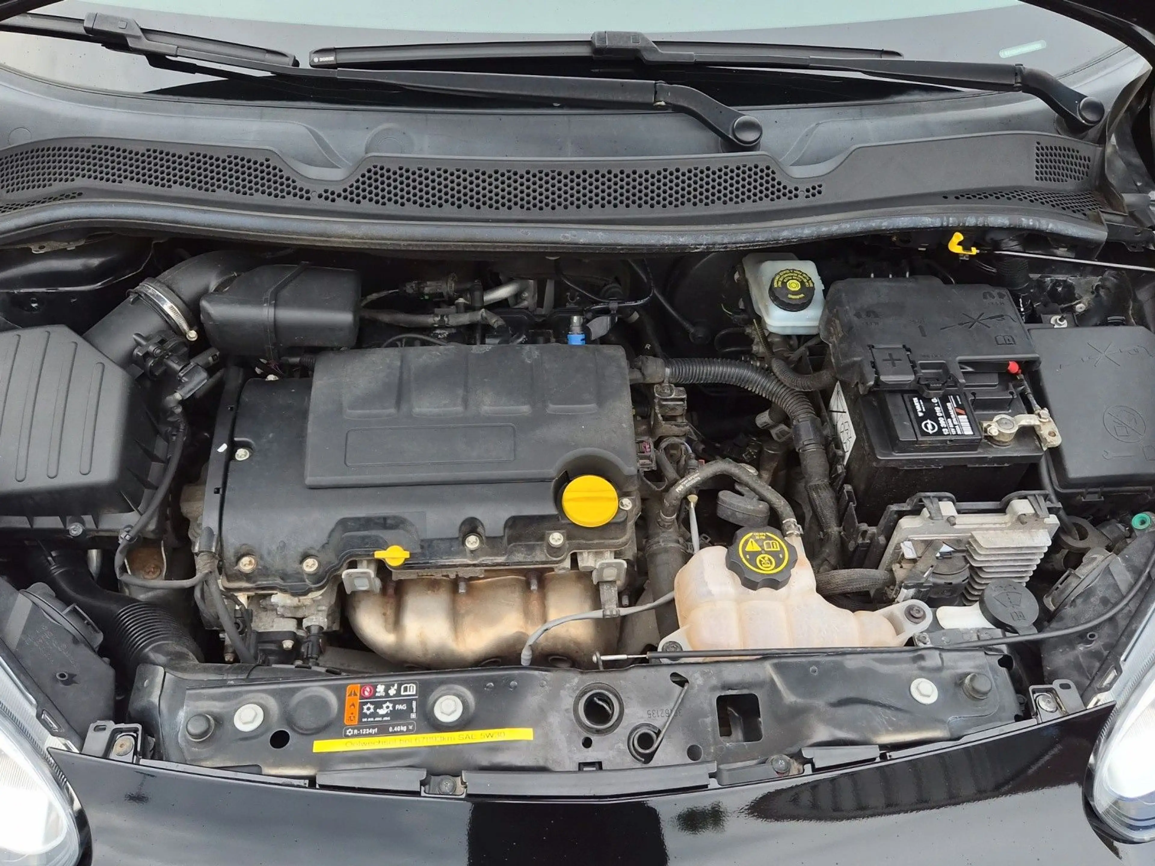 Opel Adam 120 Jahre Klima Lenkradheizung Tüv Neu — photo 18