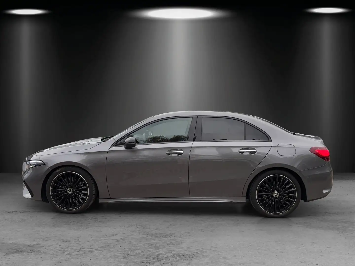 Mercedes-Benz A 220 d Limousine AMG Distro MULTIBEAM KeyGO 19" Gri - 2