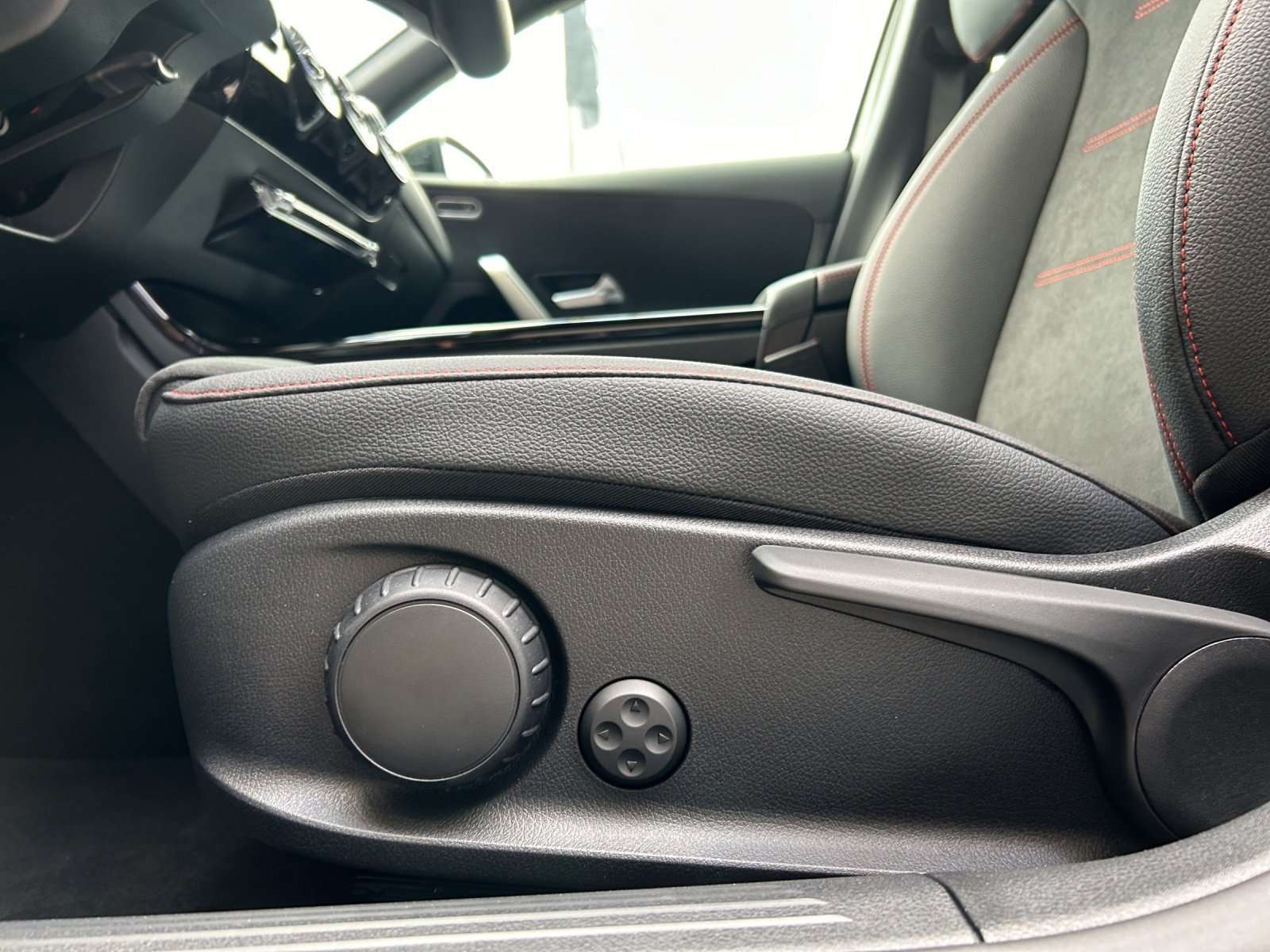 Mercedes-Benz A 220