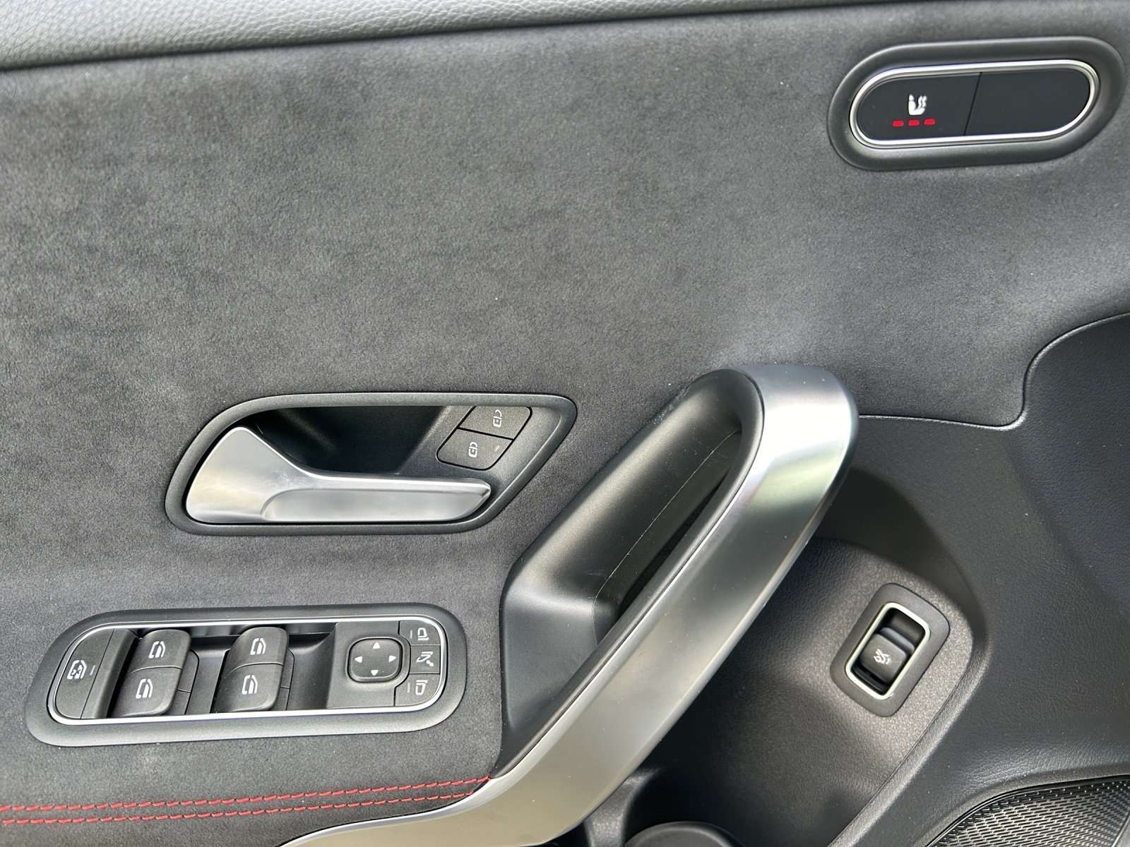 Mercedes-Benz A 220