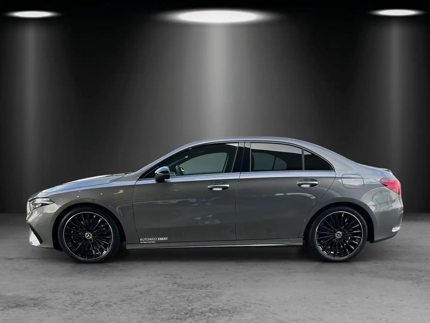 Mercedes-Benz A 220 d Limousine AMG Distro MULTIBEAM KeyGO 19" Gris - 2