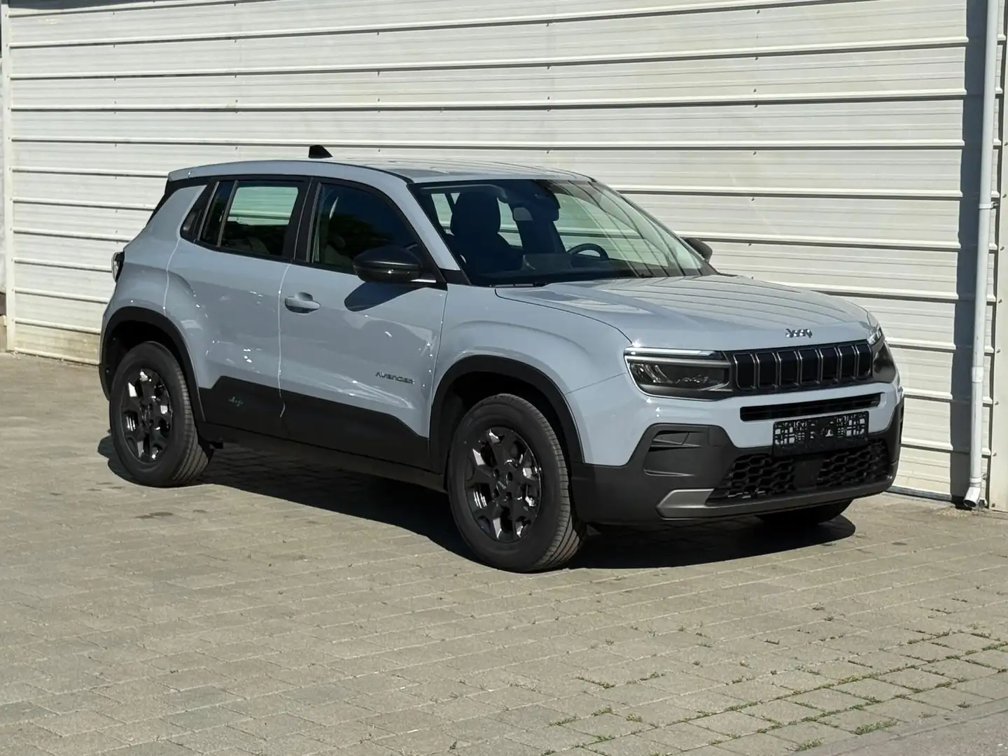 Jeep Avenger Longitude 1.2 e-HYBRID DCT Android Auto*SHZ*PDC*Kl Grau - 2