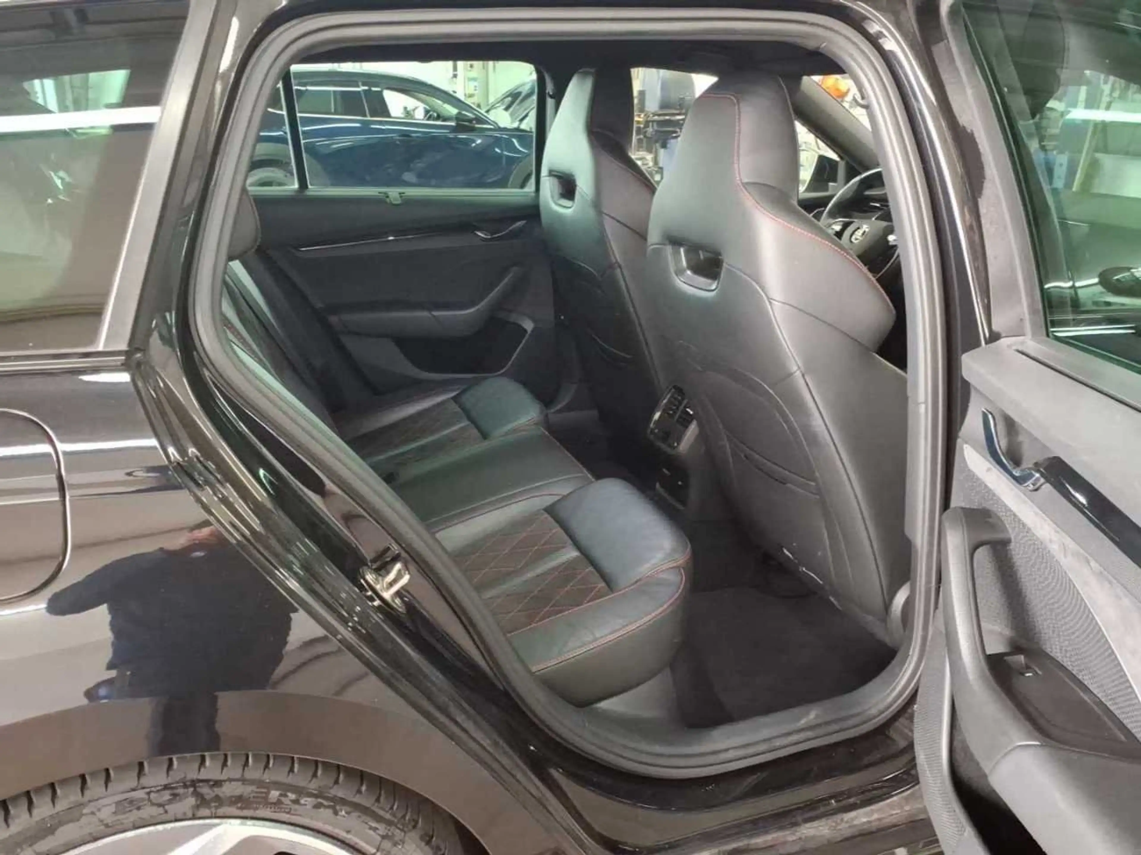Skoda Octavia Combi 2.0 TDI RS Virtual AHK SpoSi ACC — photo 12