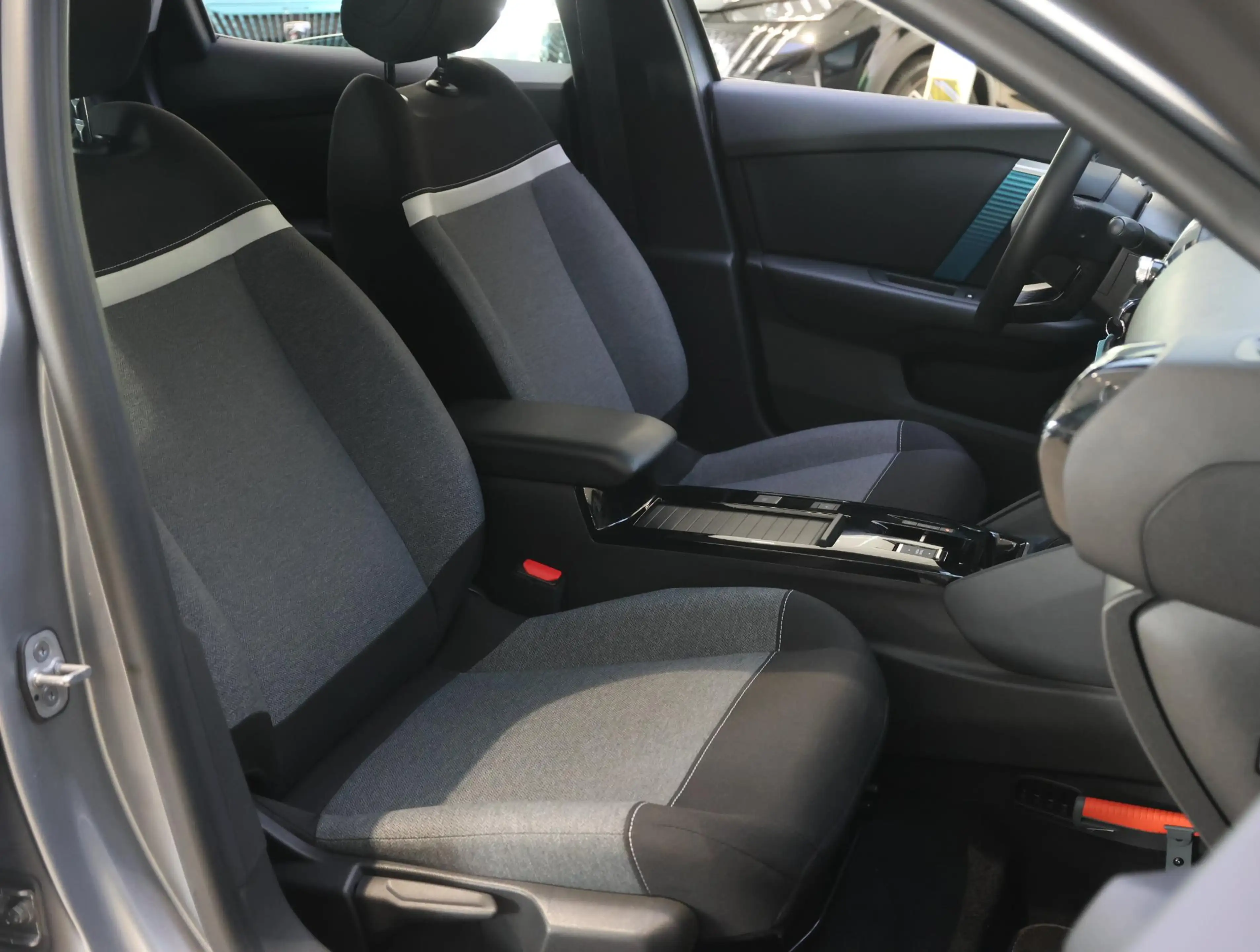 Citroen E-C4 Electric Feel 50 kWh 136 pk | Camera | Apple Carplay/Androi — photo 11