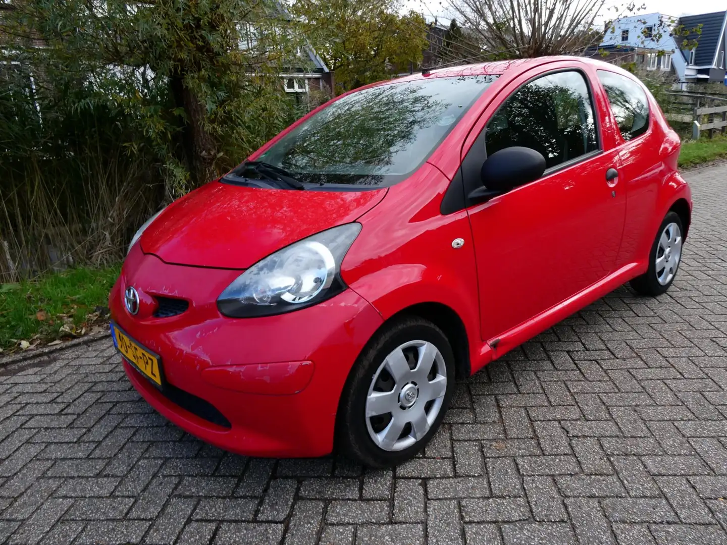 Toyota Aygo 1.0-12V 3-deurs Zuinig A-Label 146.000km. APK SEP. Rouge - 1