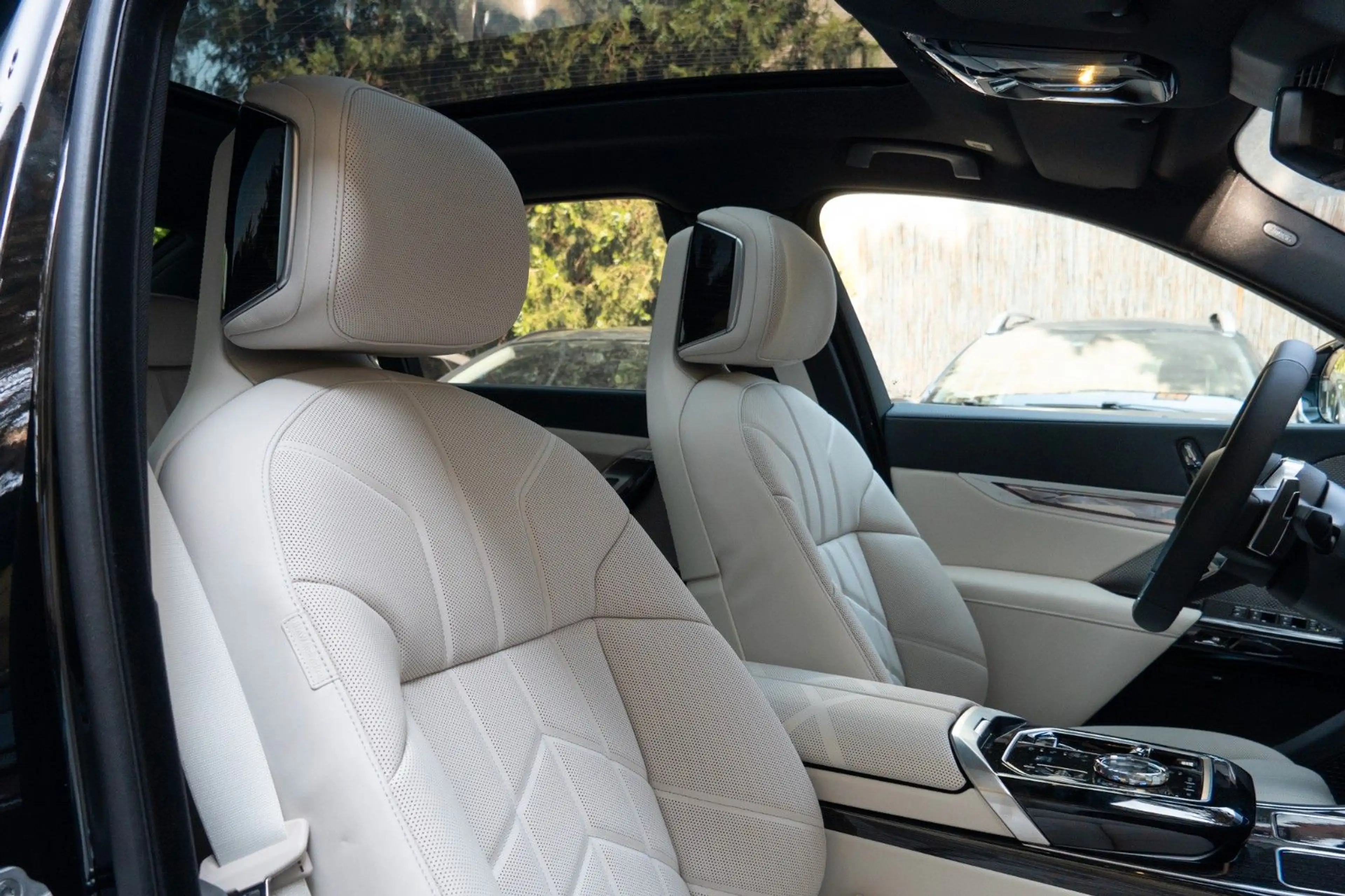 BMW 740 d M SPORT.DR.ASS.PRO.MASSAGE.SKY.AUT.TÜR.AHK — photo 14