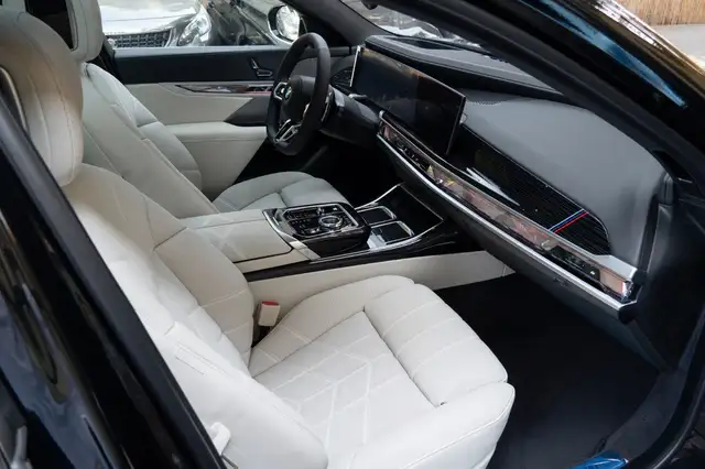 BMW M view 13