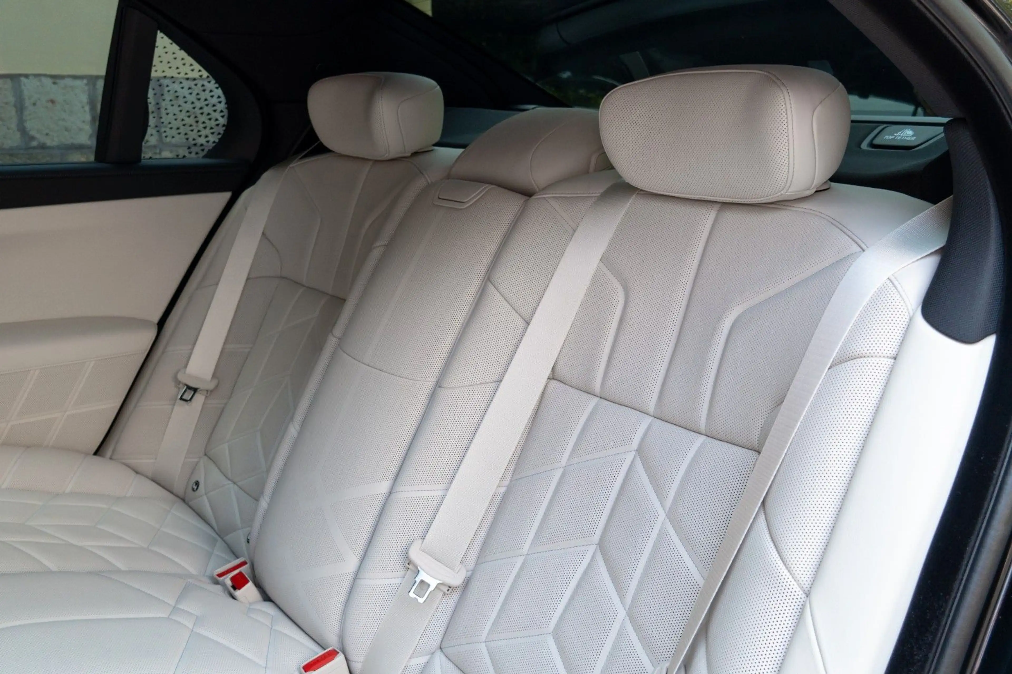 BMW 740 d M SPORT.DR.ASS.PRO.MASSAGE.SKY.AUT.TÜR.AHK — photo 15