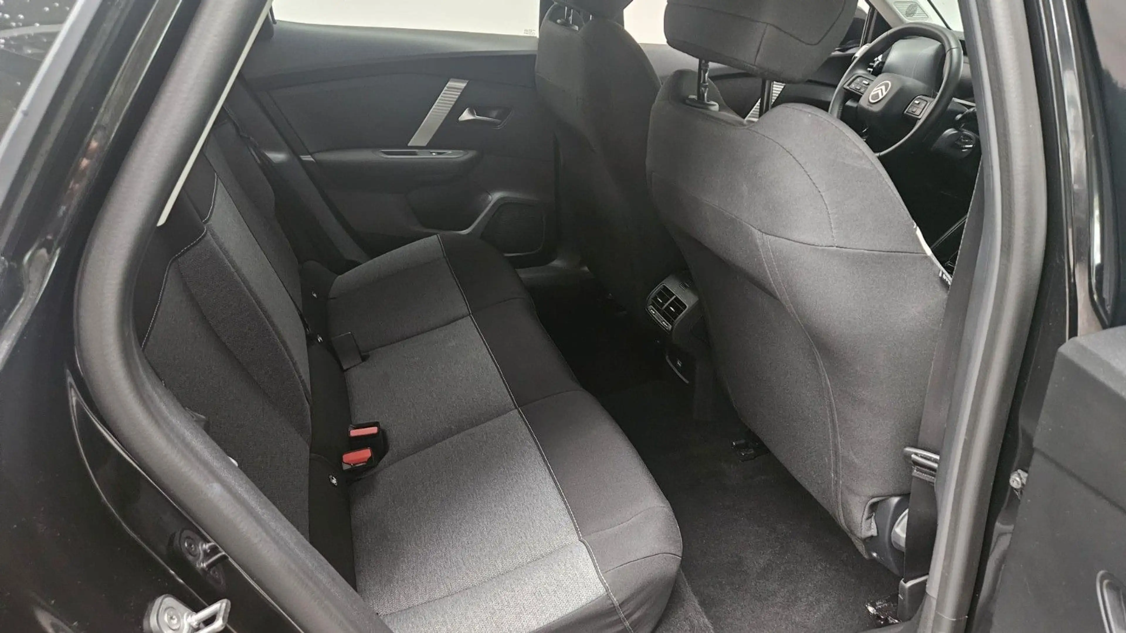 Citroen C4 Lim. YOU 1.2 Mild-Hybrid Autom. LED Tempo PDC — photo 13