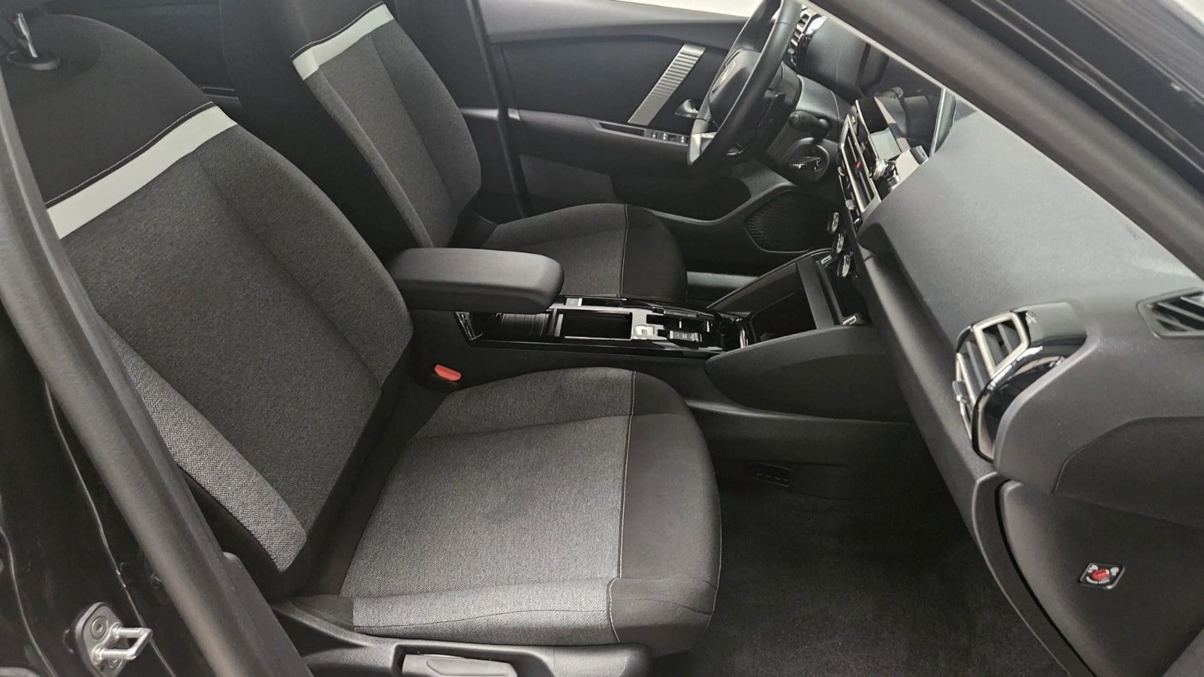 Citroen C4 Lim. YOU 1.2 Mild-Hybrid Autom. LED Tempo PDC — photo 12