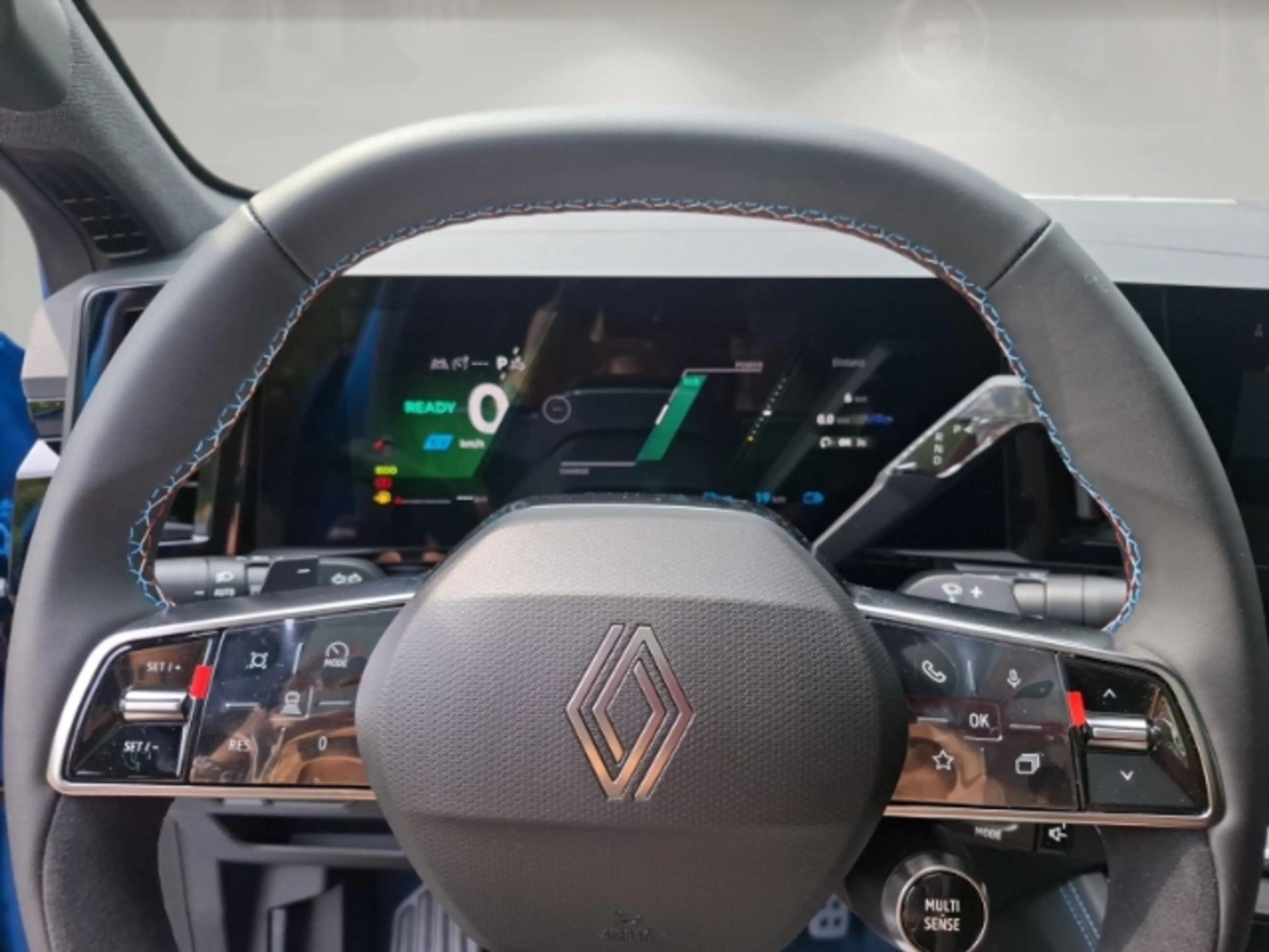 Renault Rafale Atelier Alpine Hyper Hybrid E-Tech 4x4 300 Plug-In — photo 8