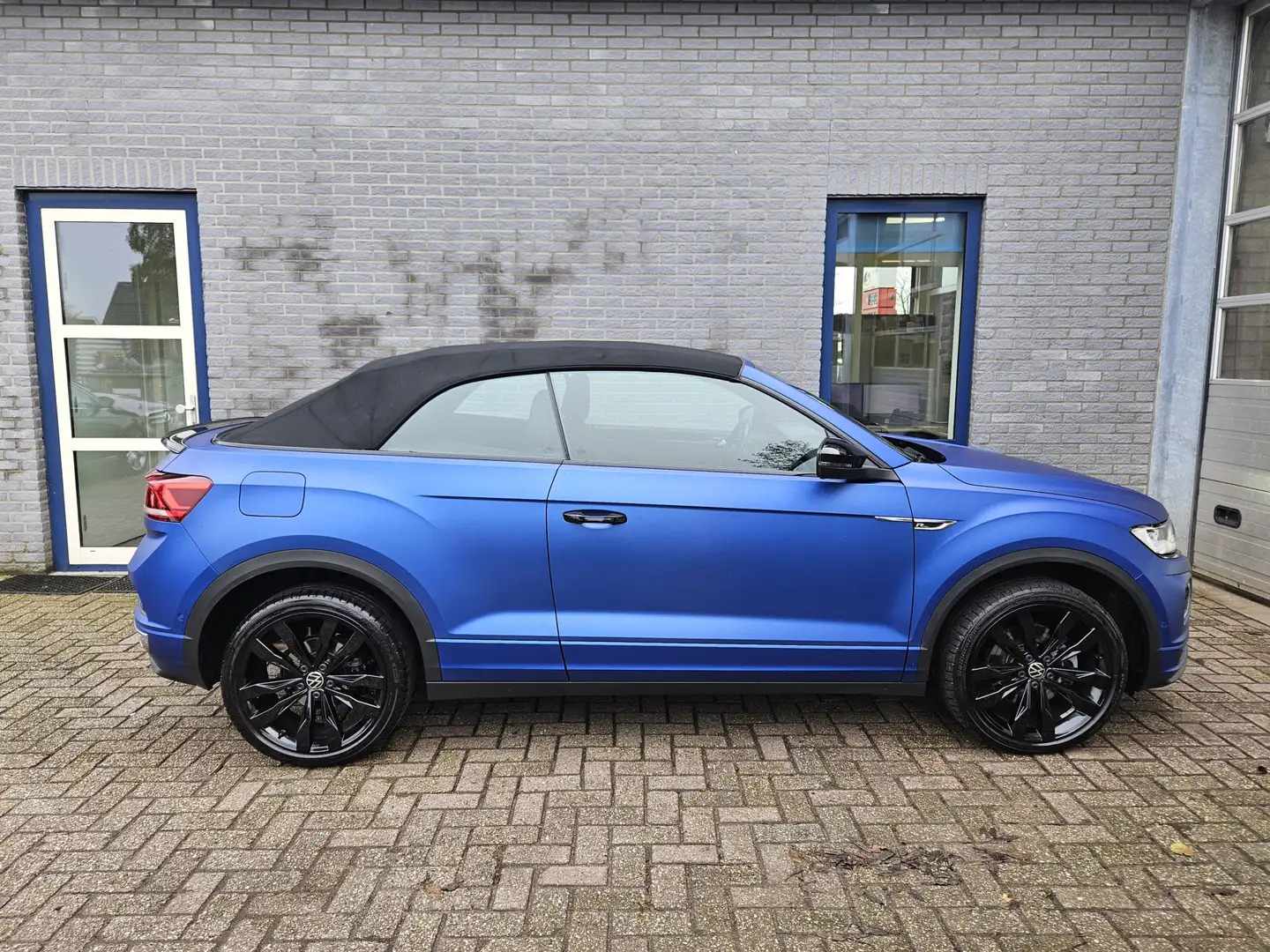 Volkswagen T-Roc Cabrio 1.5 TSI R-Line Edition Blue Inclusief Aflev Blauw - 2