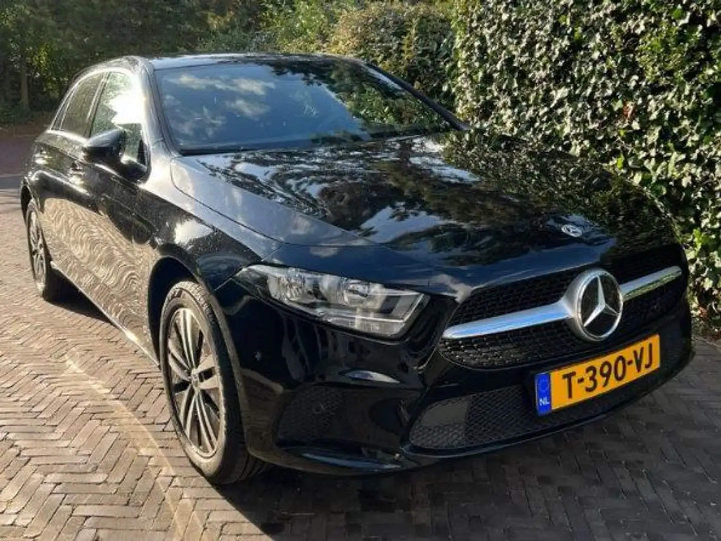 Mercedes-Benz A 250 leder / pano / Carplay / ventilated + heated seats Zwart - 1