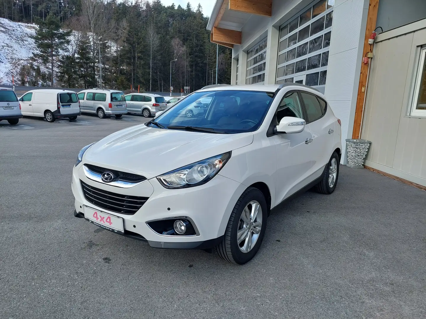 Hyundai iX35 2,0 CRDi Premium 4WD Weiß - 1