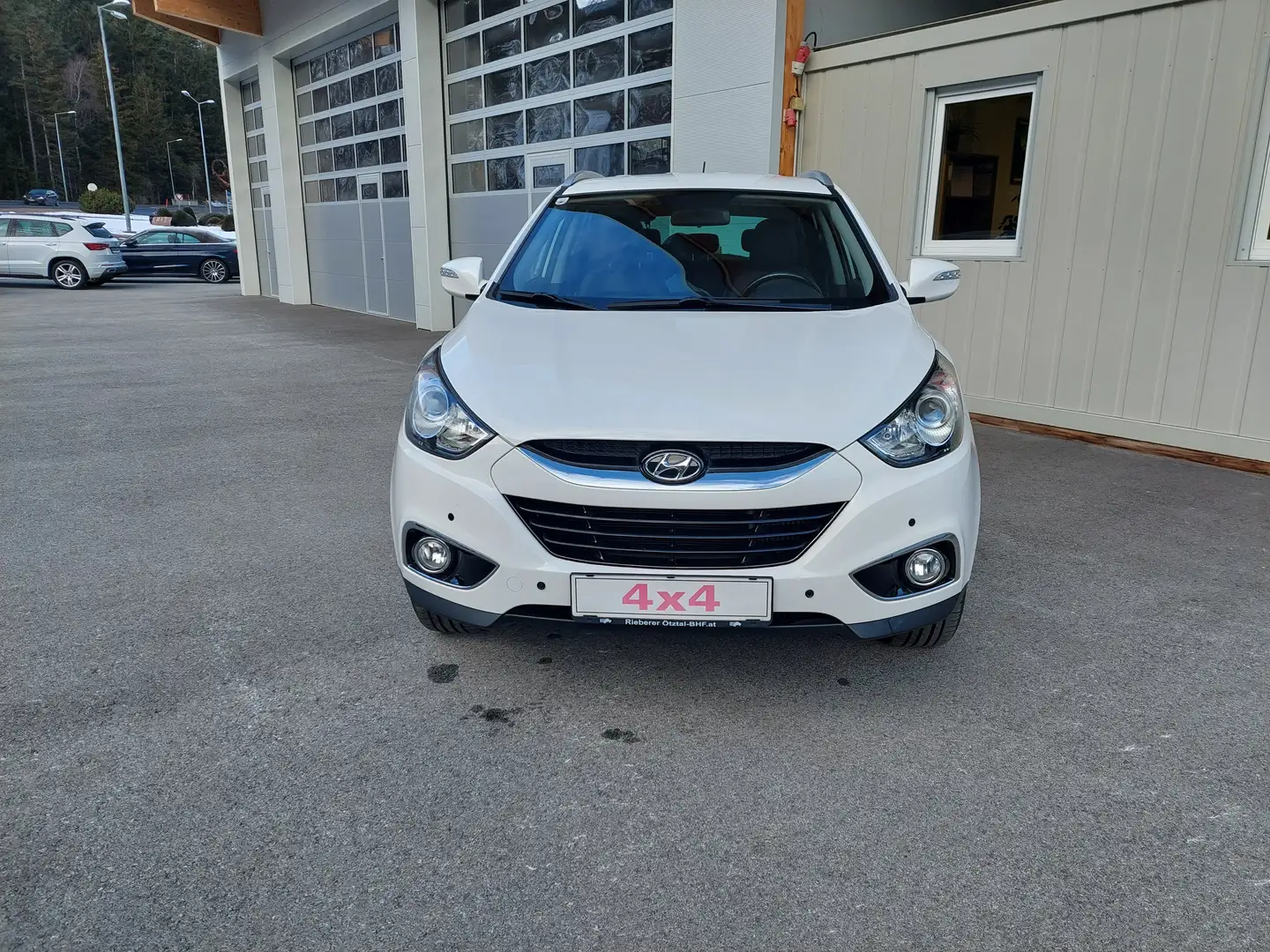 Hyundai iX35 2,0 CRDi Premium 4WD Weiß - 2