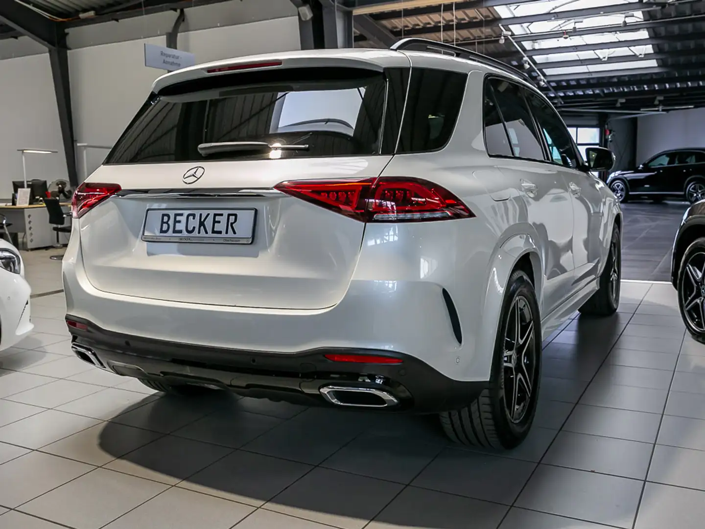 Mercedes-Benz GLE 450 AMG PANO AHK NIGHT 360°KAM DISTR MULTI Weiß - 2