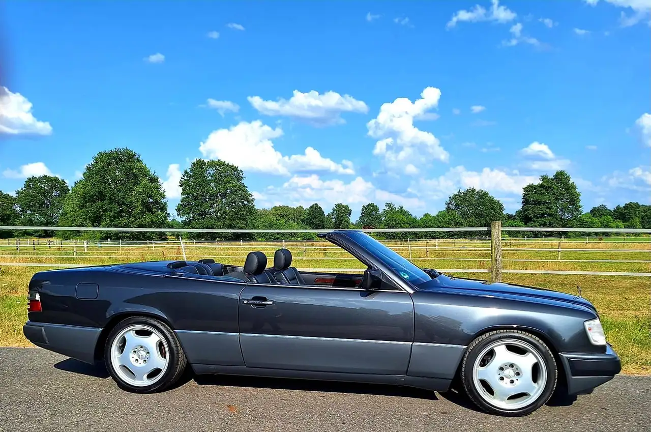 Mercedes-Benz 300 W 124, foto 1