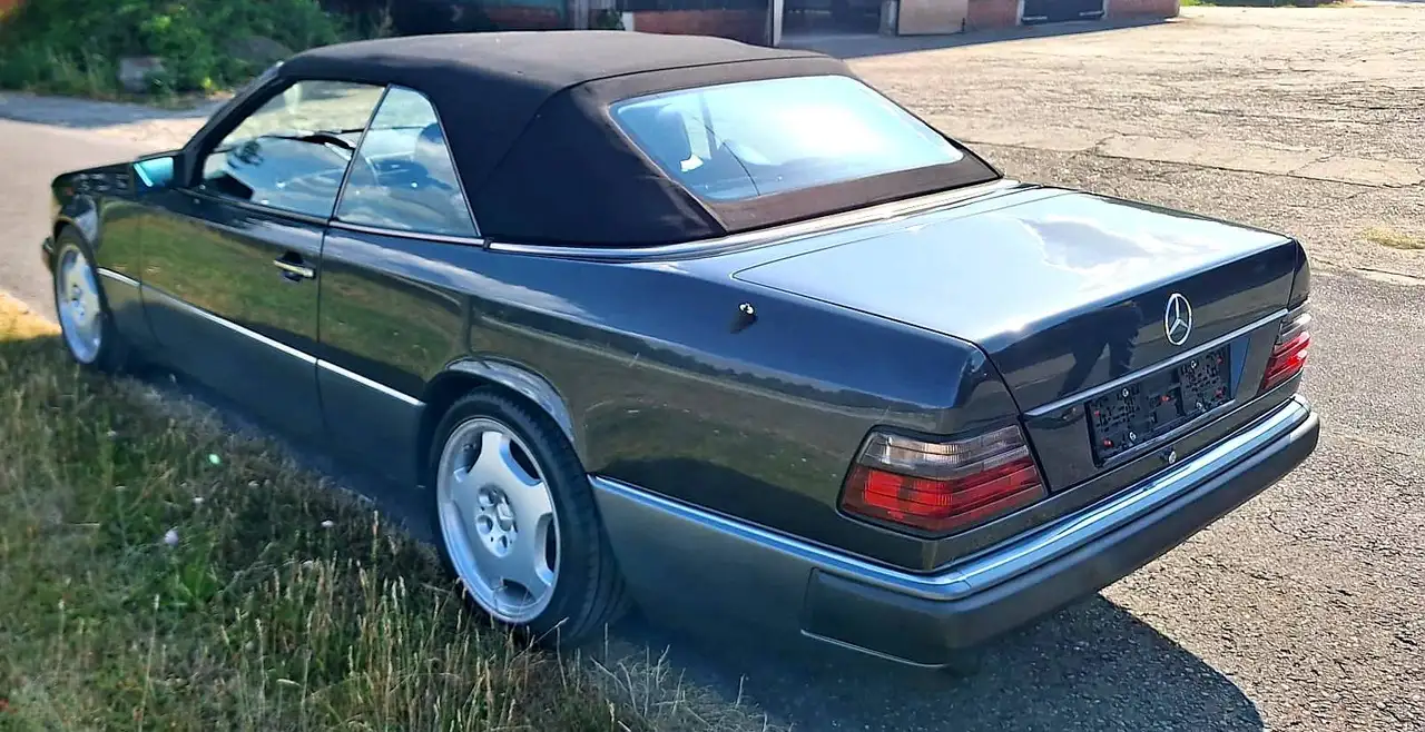 Mercedes-Benz 300 W 124, foto 3