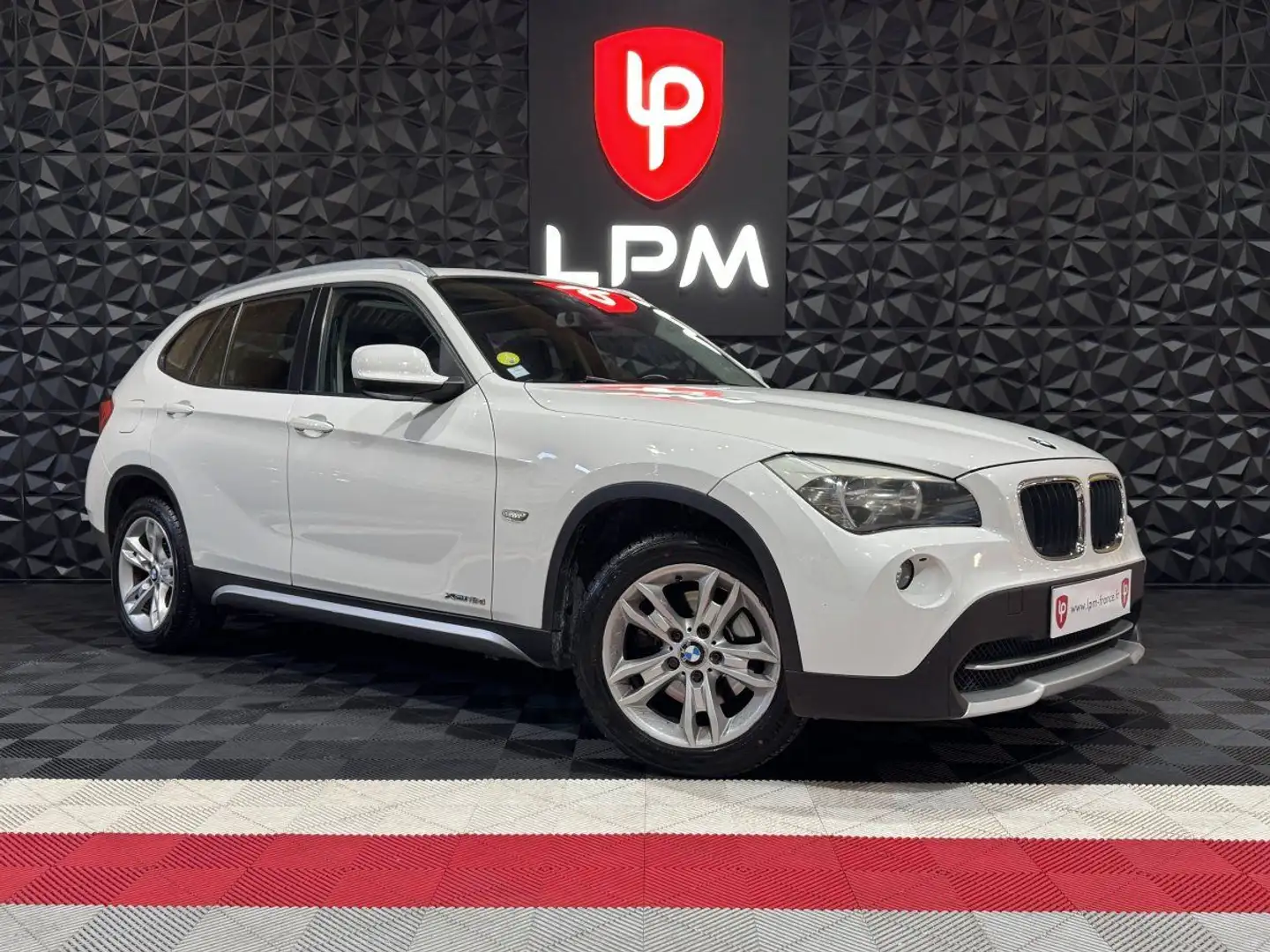 BMW X1 I (E84) xDrive18dA 143ch xLine Blanc - 1