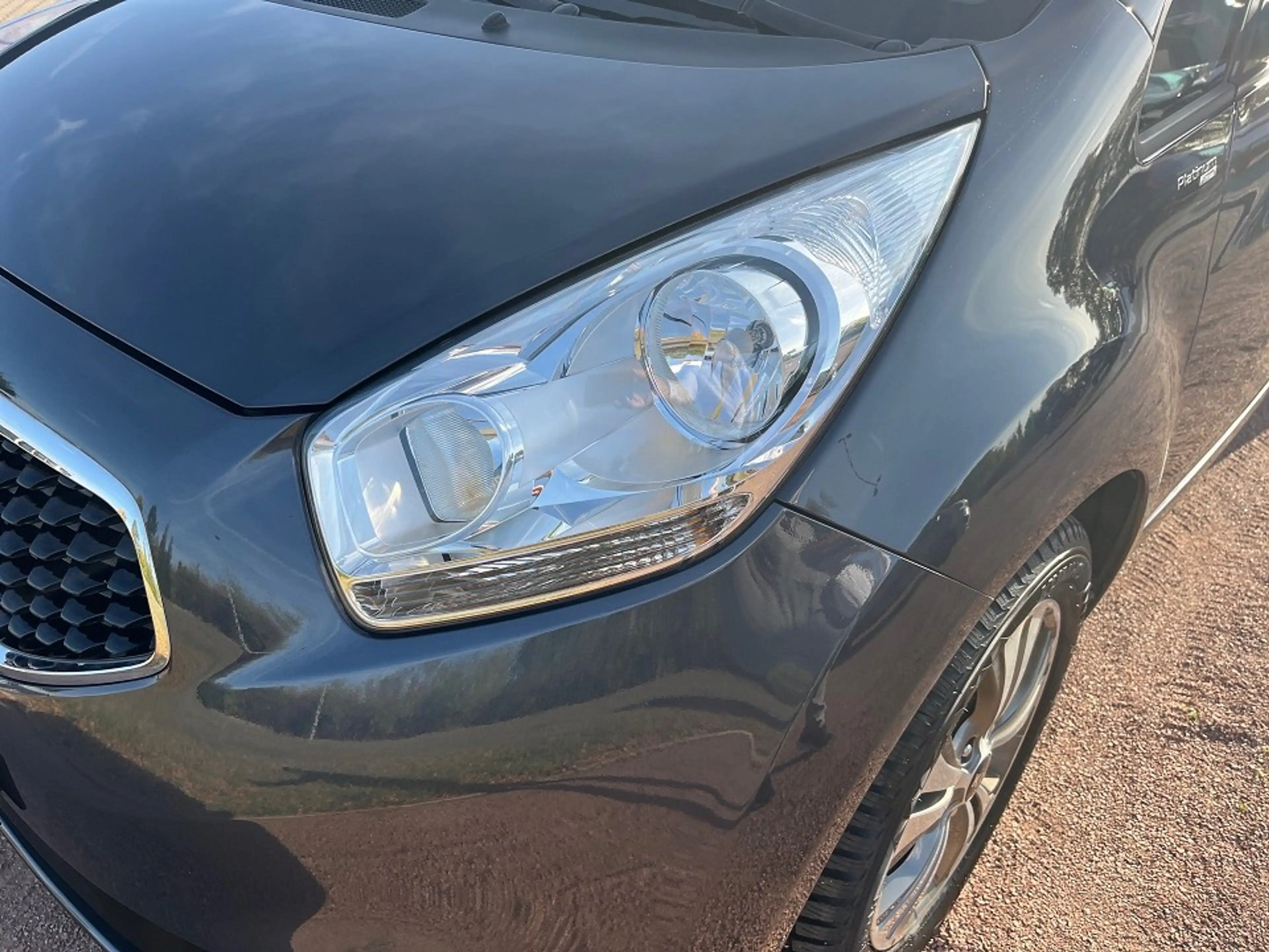 Kia Venga Platinum Edition NAVI SHZ PDC KAM LRHZ — photo 5