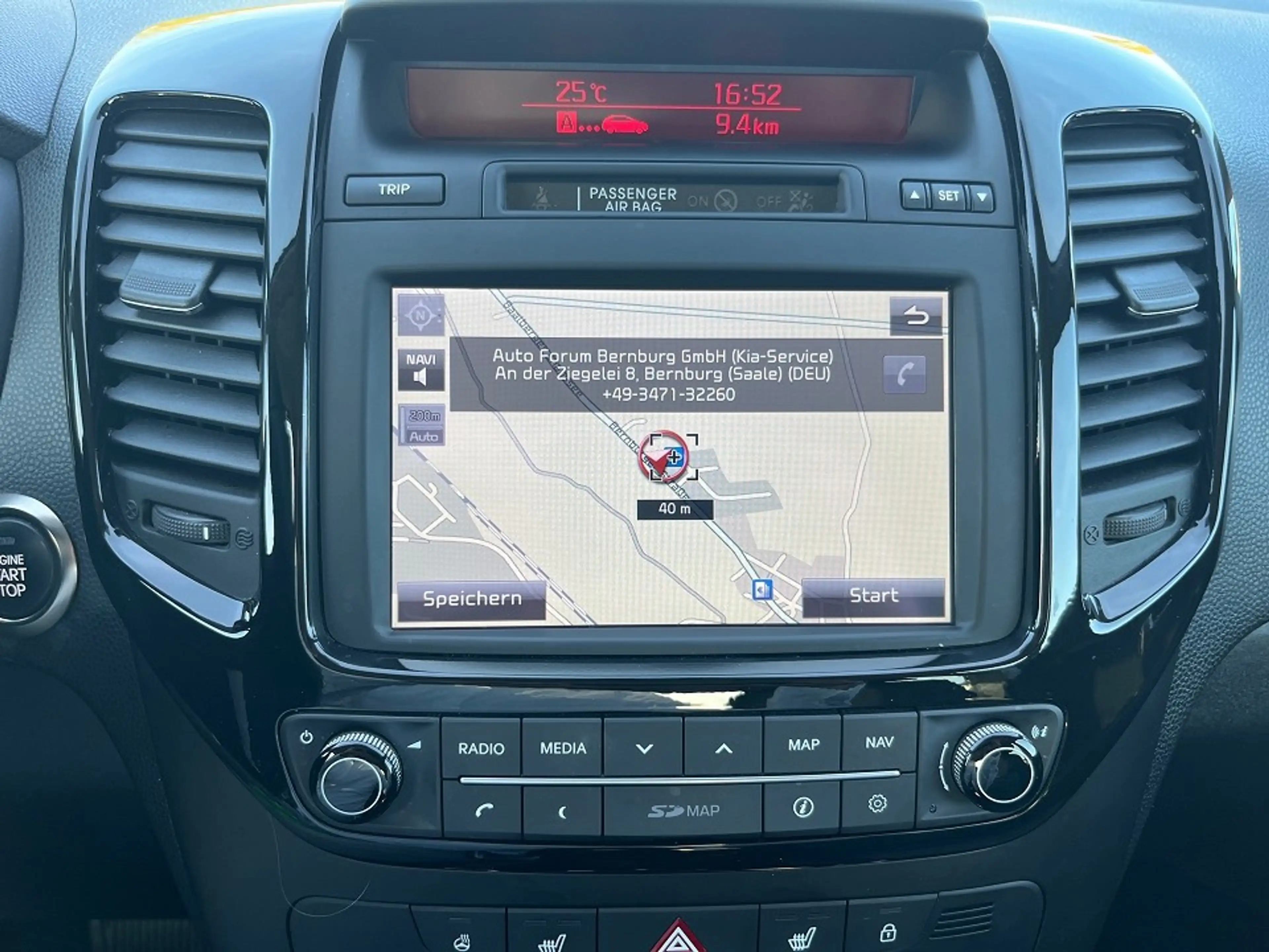 Kia Venga Platinum Edition NAVI SHZ PDC KAM LRHZ — photo 8