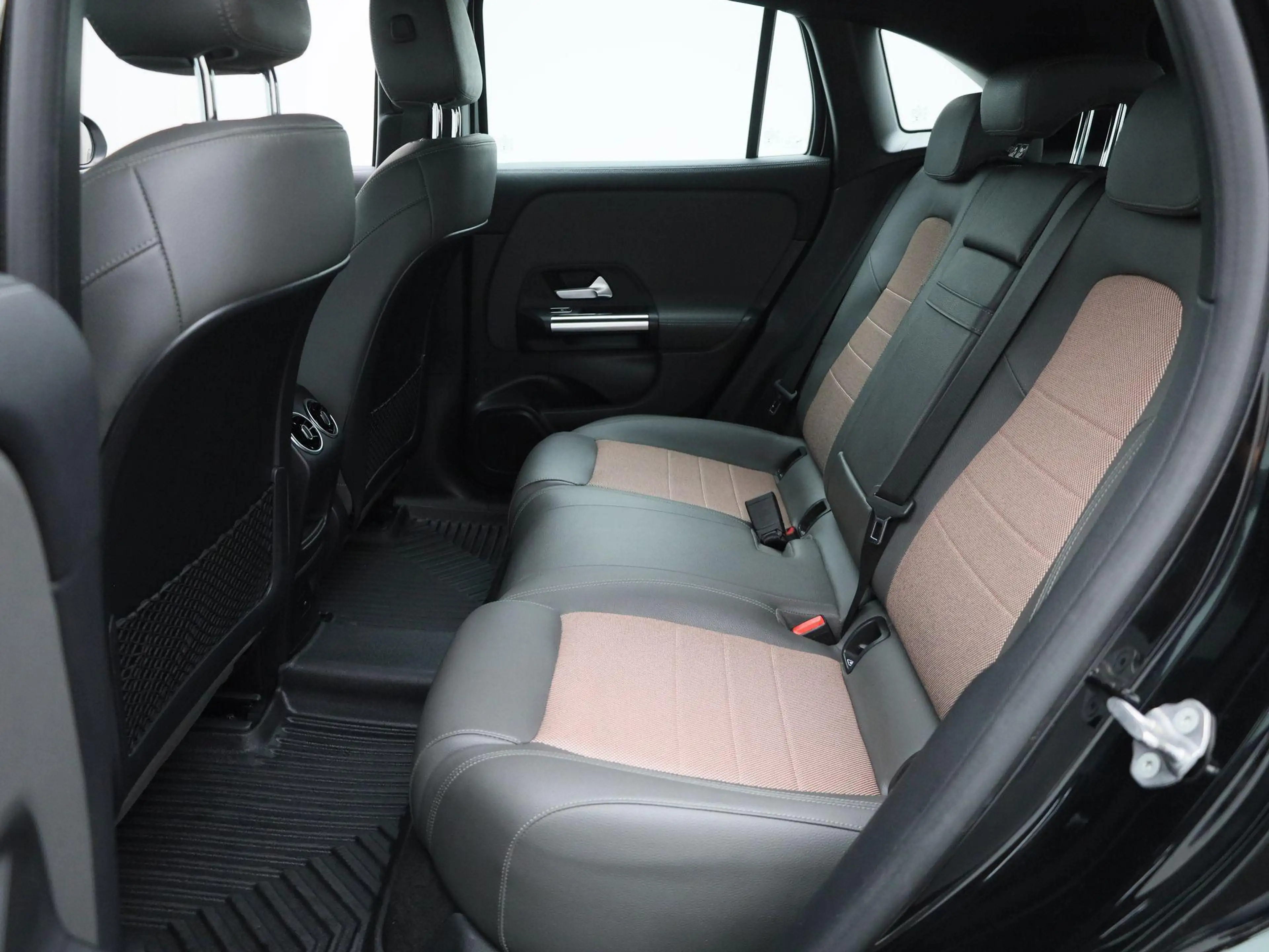 Mercedes-Benz EQA 250 250+ Luxury Line | NAVIGATIE | STOELVERWARMING | C — photo 12