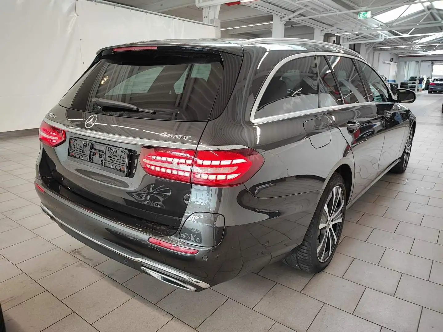 Mercedes-Benz E 300 de 4Matic Navi*LED*Leder*Avantgarde*Kamera Gris - 2