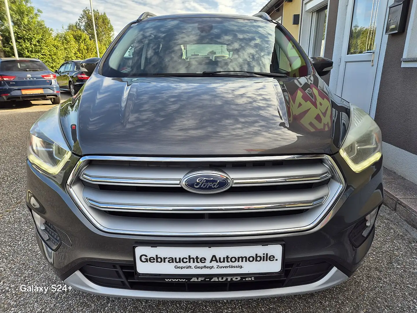 Ford Kuga Diesel 2,0 TDCi Trend Start/Stop Grau - 2