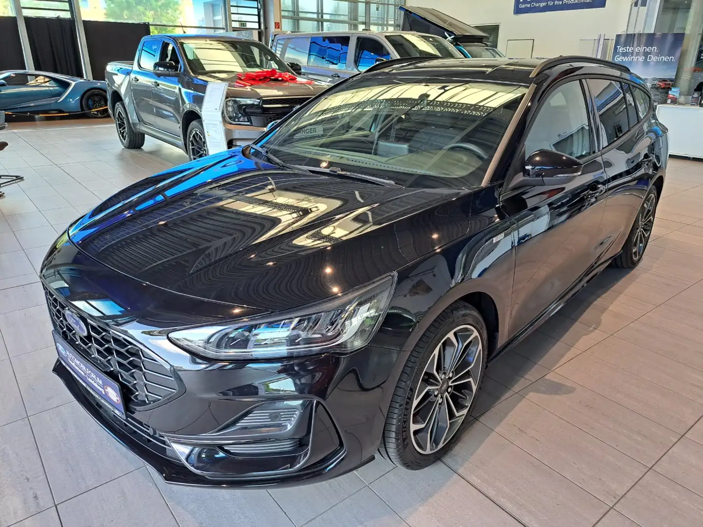 Ford Focus Turnier 1.0 EcoBoost LED KlimaA AppLink SHZ Schwarz - 2