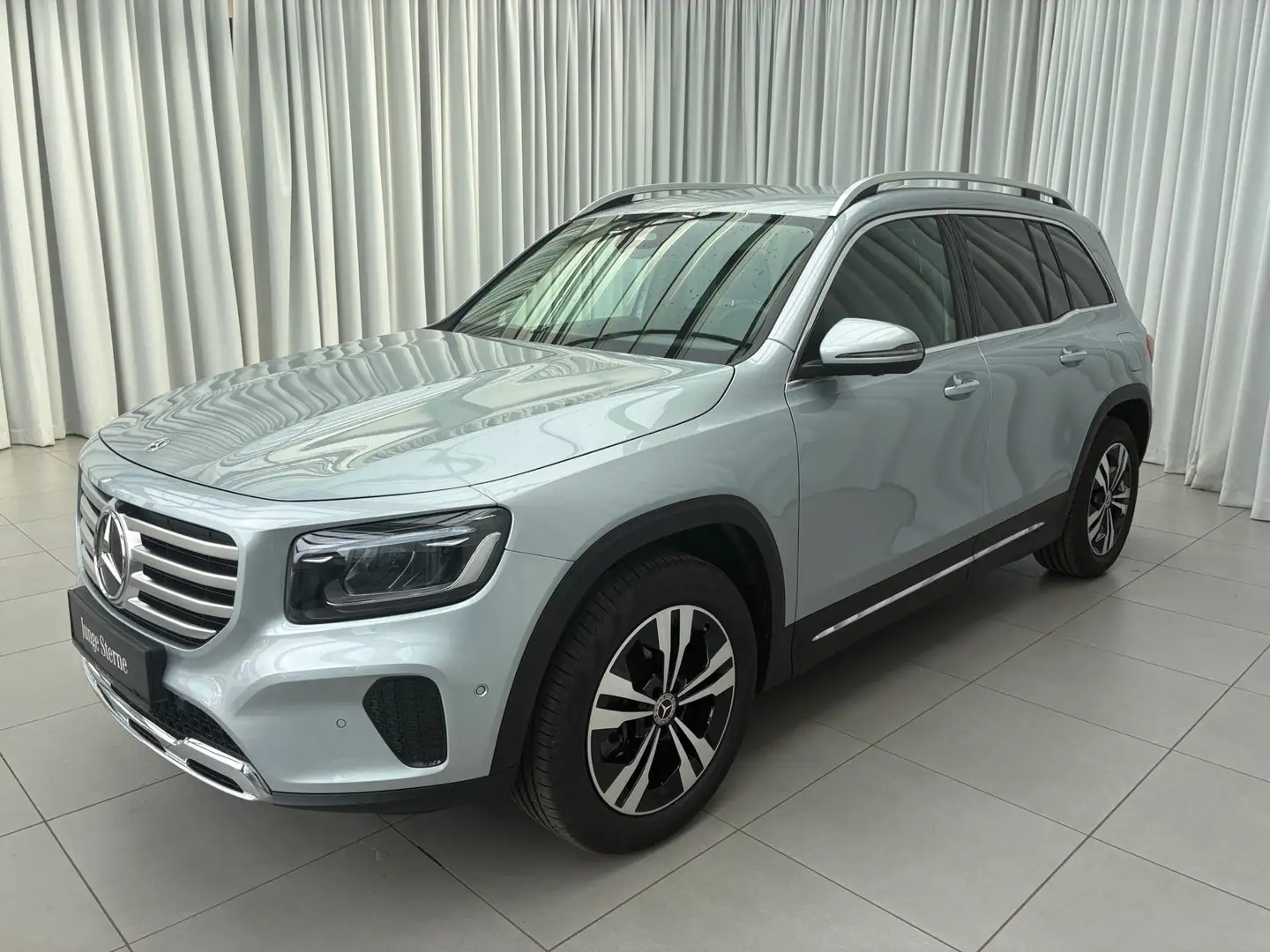 Mercedes-Benz GLB 200 d 4MATIC Österreich-Edition Progressive Grau - 2