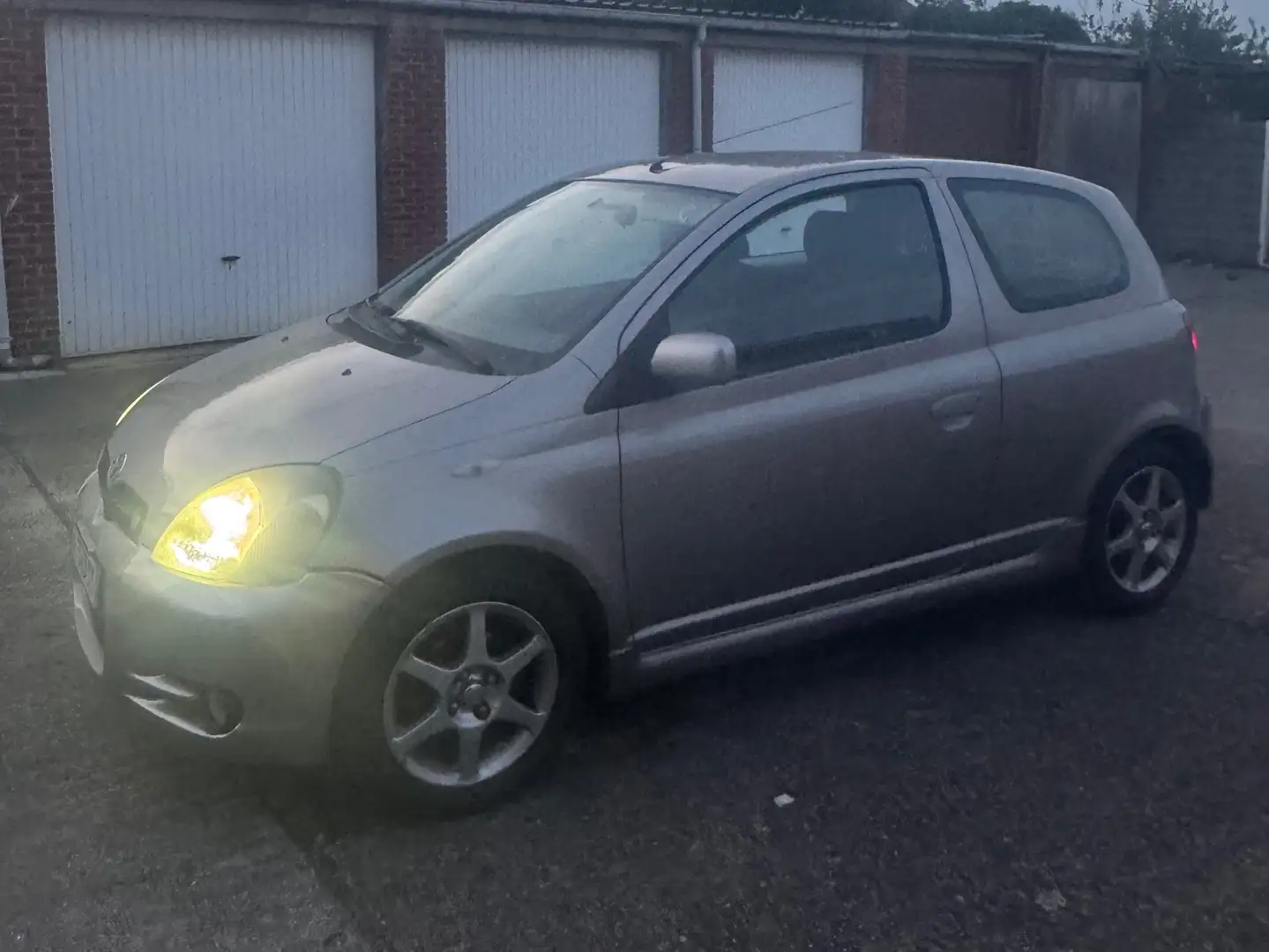 Toyota Yaris 1.5i VVT-i 16v TS Argent - 2