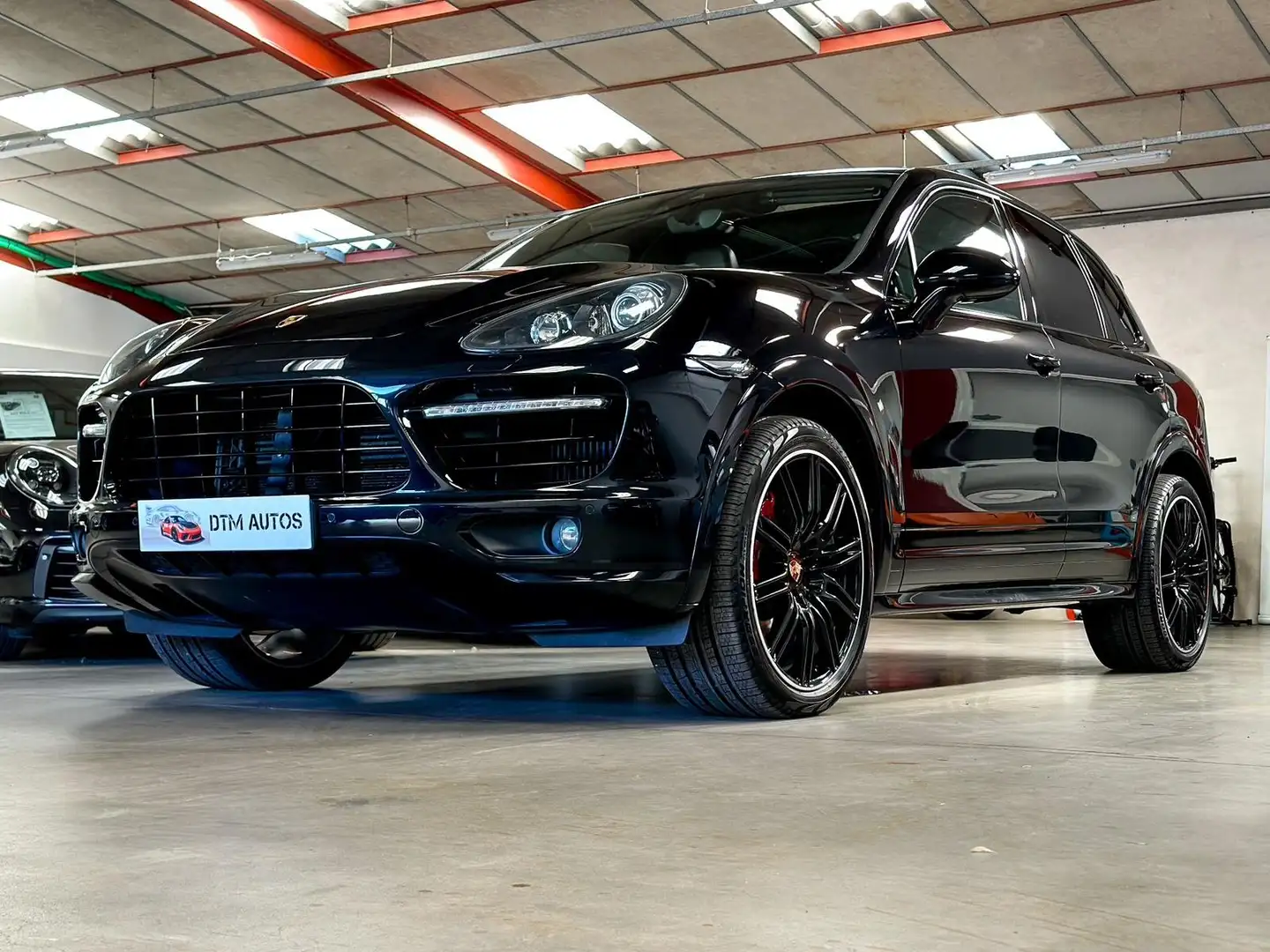 Porsche Cayenne 4.8 V8 S Turbo Tiptronic S A Schwarz - 2