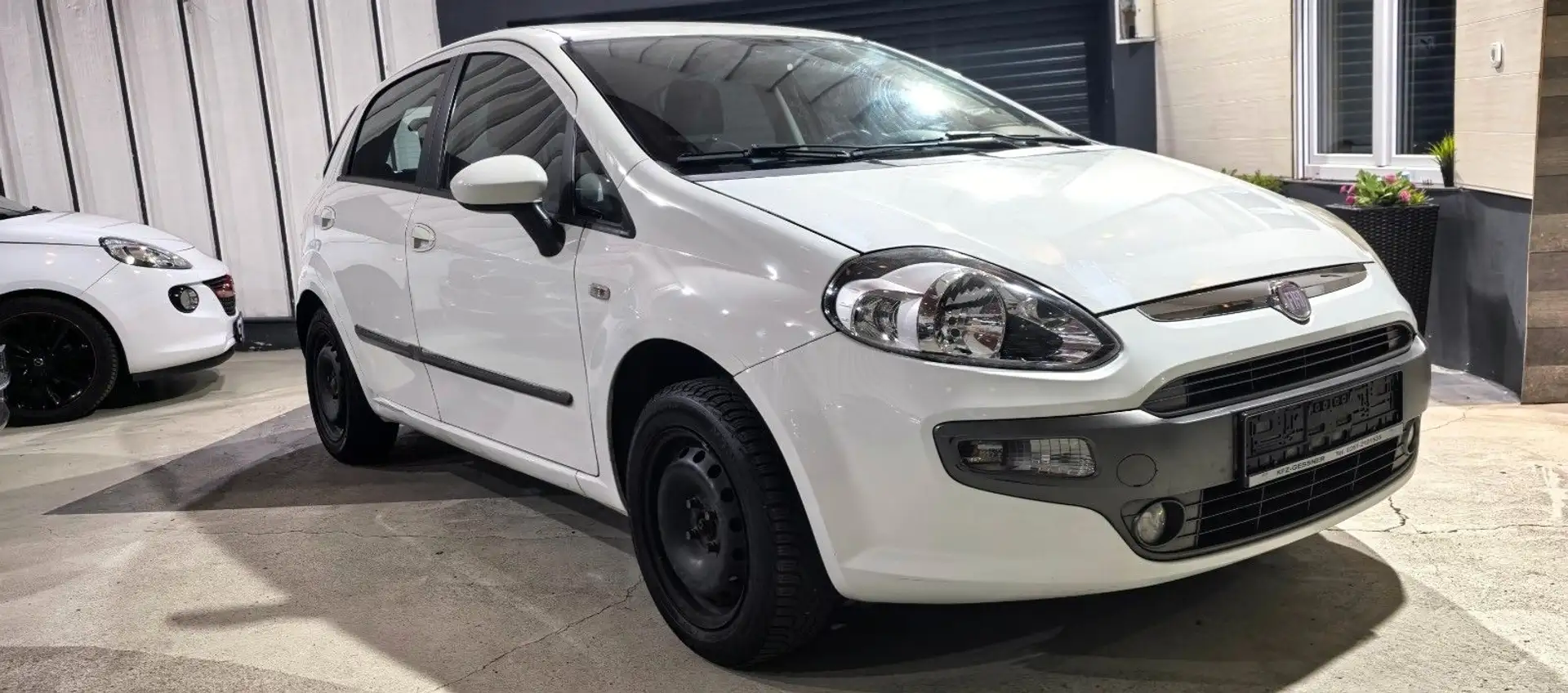 Fiat Punto Evo Dynamic Touch screen: Kamera/Navi/BT Білий - 1