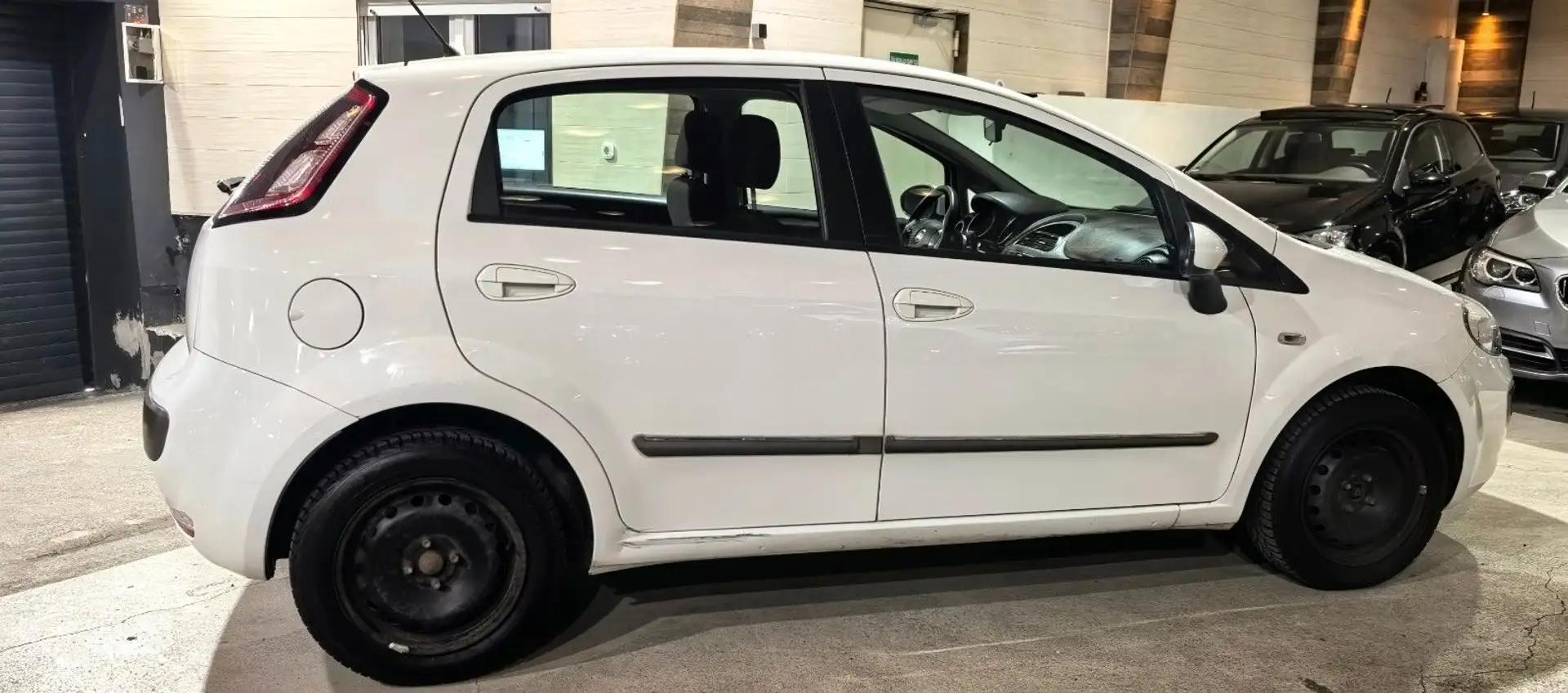 Fiat Punto Evo Dynamic Touch screen: Kamera/Navi/BT Білий - 2