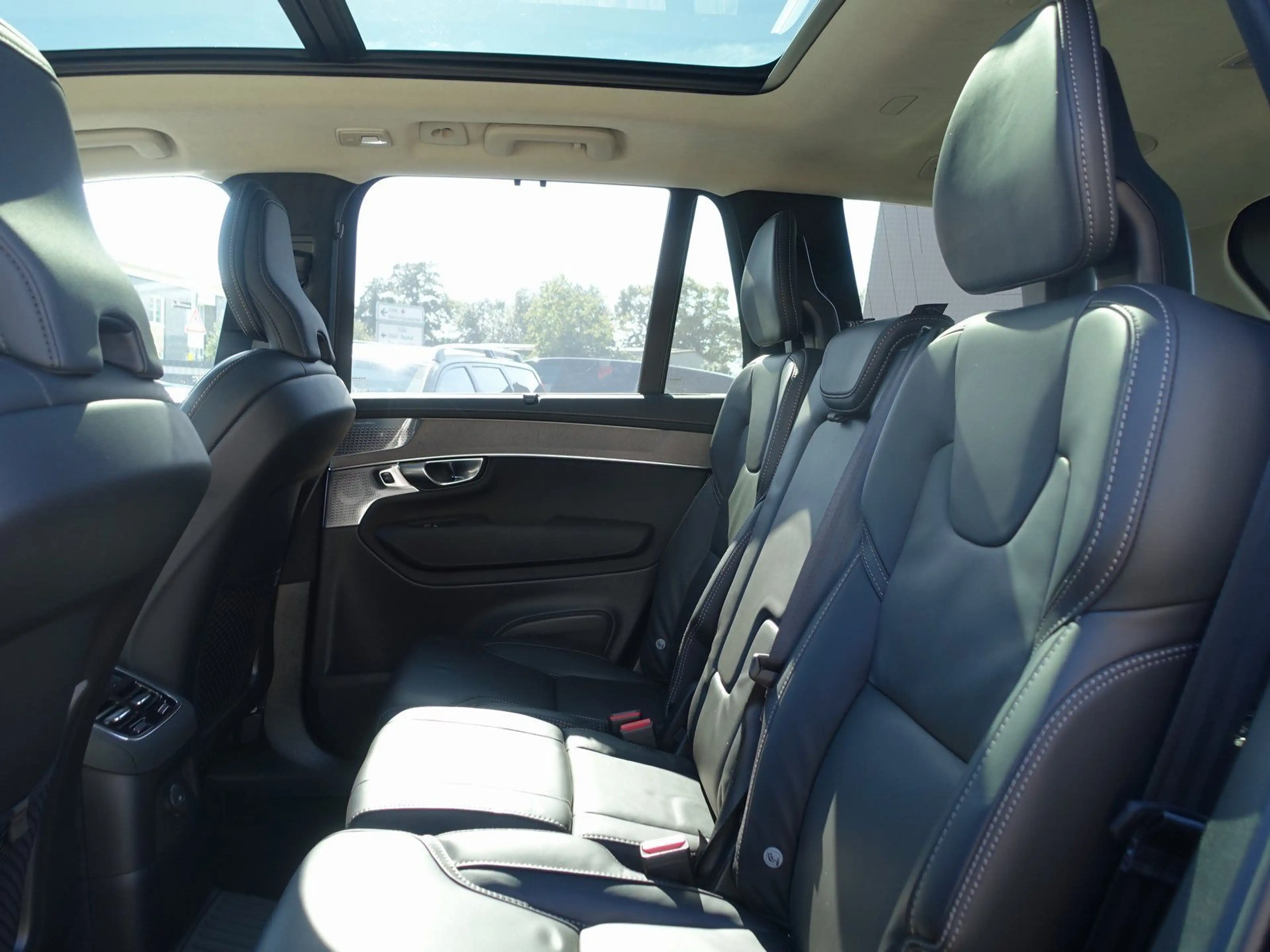 Volvo XC90 Ultra, T8 AWD Plug-in/FourC/Pano/HUD/AHK — photo 10