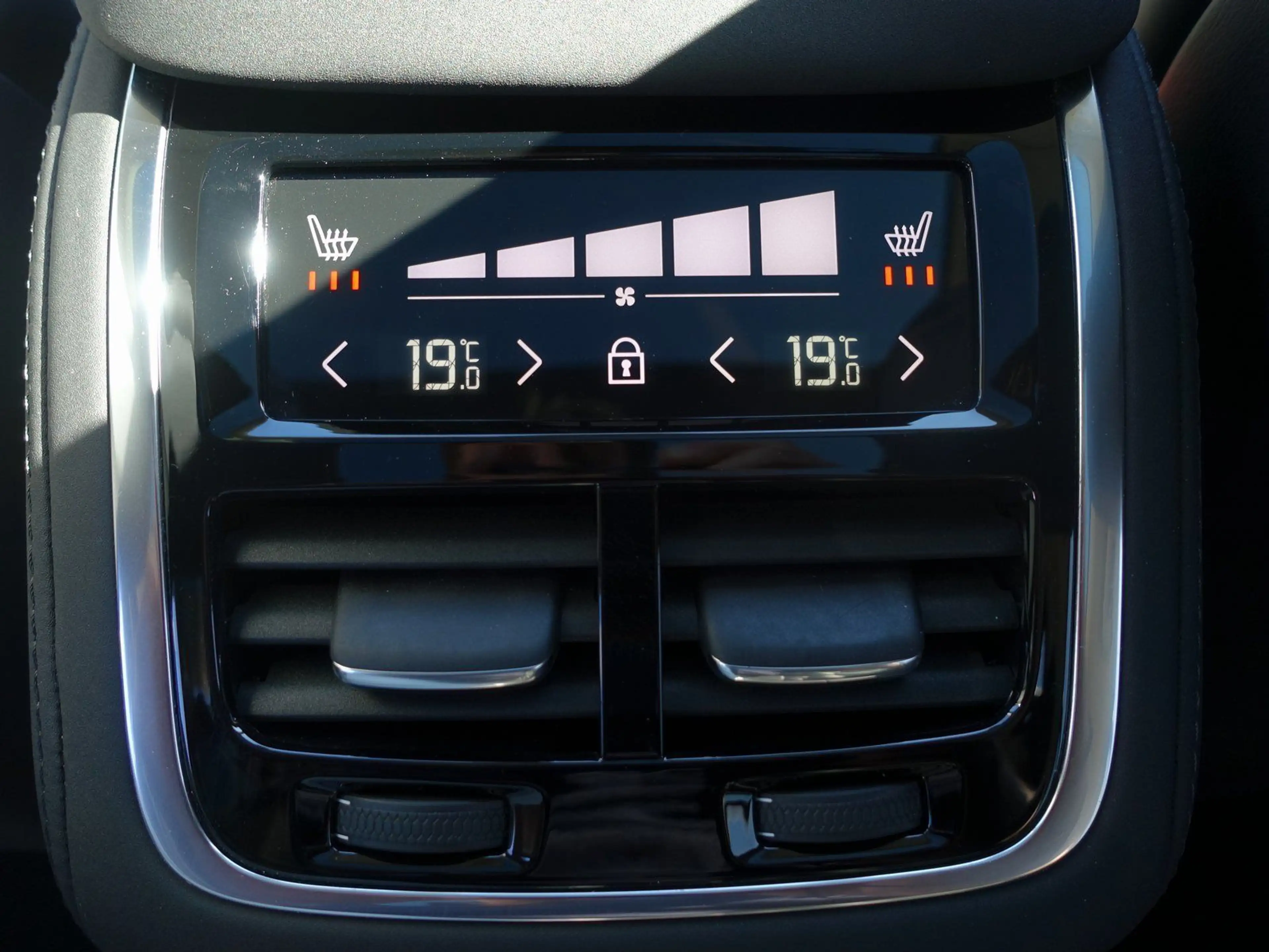 Volvo XC90 Ultra, T8 AWD Plug-in/FourC/Pano/HUD/AHK — photo 14
