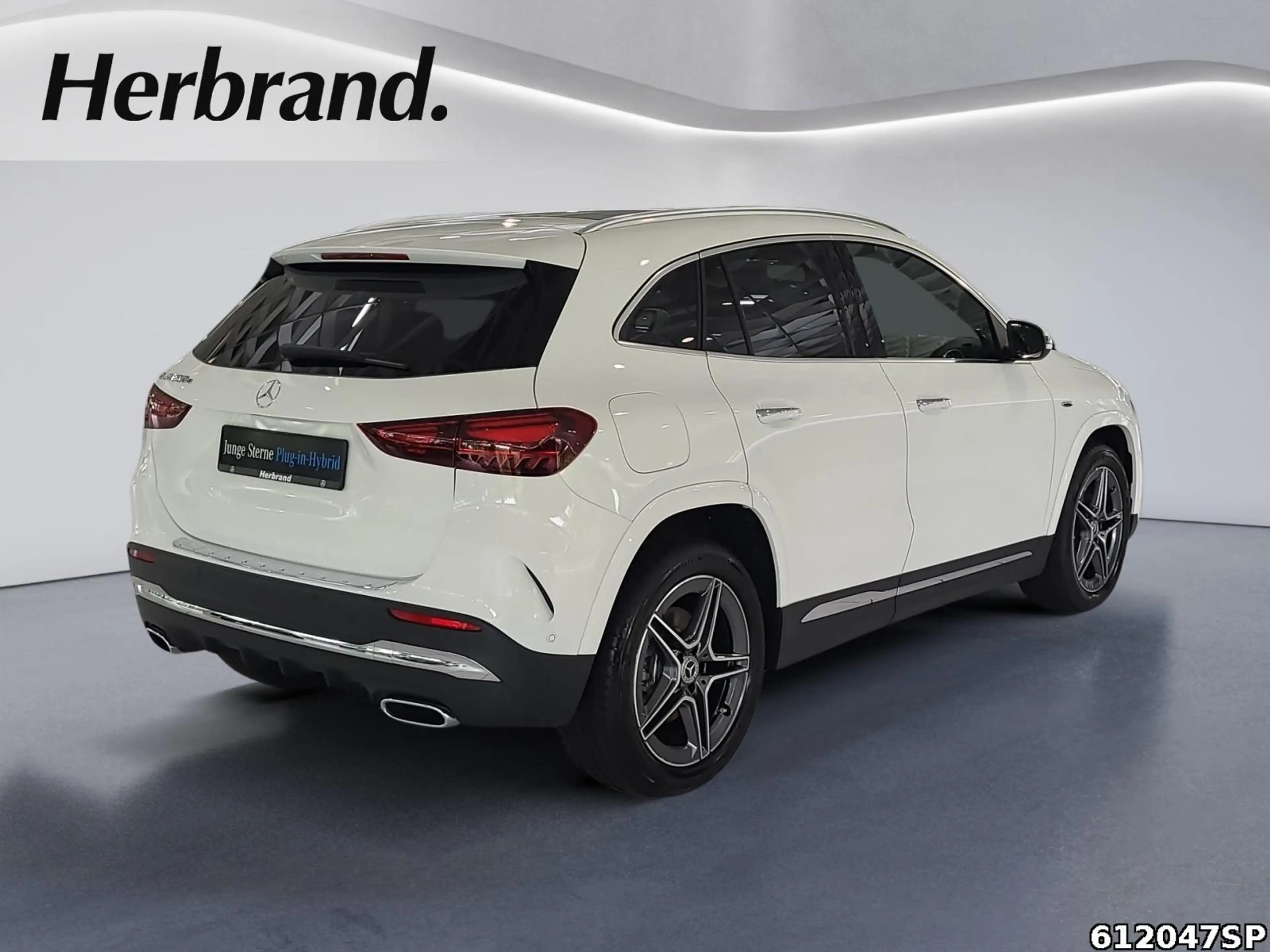 Mercedes-Benz GLA 250 e AMG  Pano Keyless 360° Lenkradhzg LED. — photo 3
