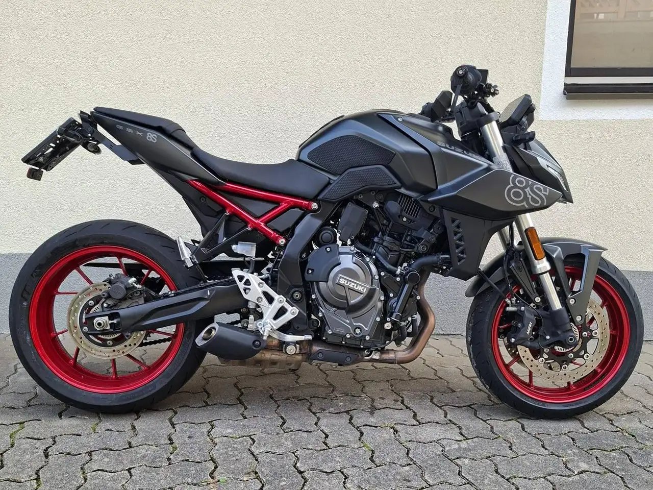 Suzuki GSX 8S