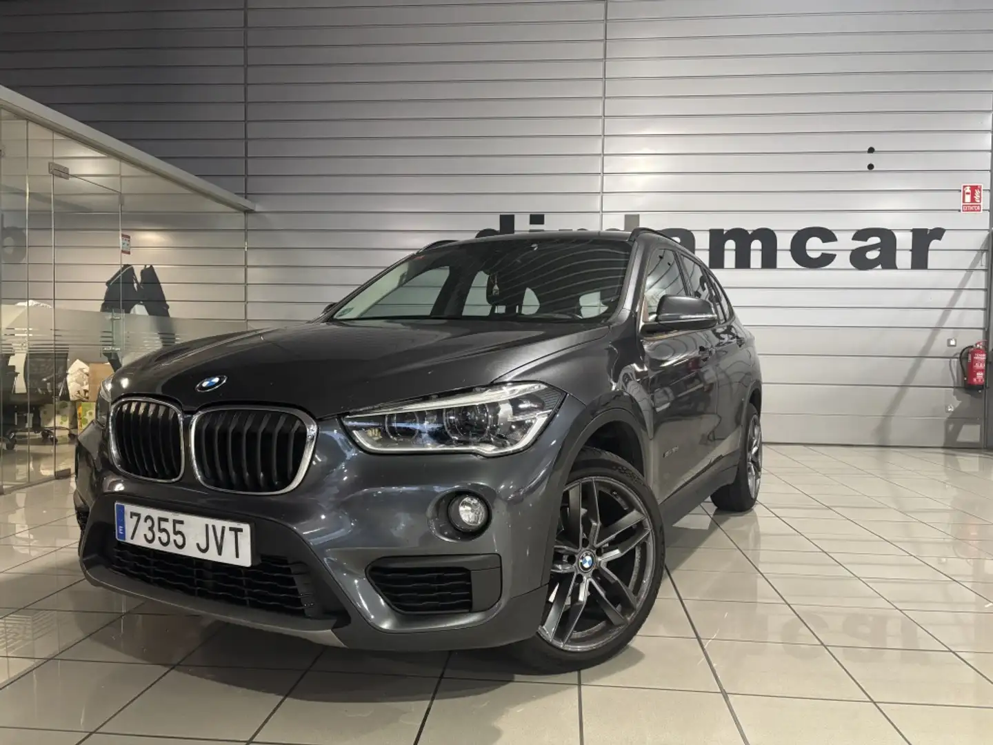 BMW X1 sDrive 18d Gris - 1