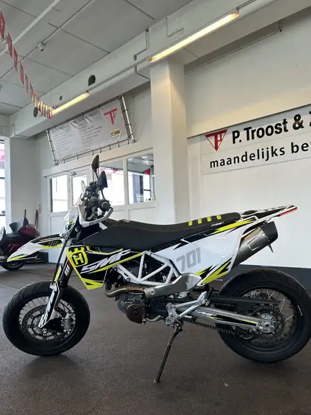 Husqvarna 701 Supermoto - foto 8