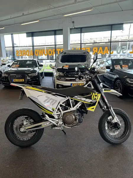 Husqvarna 701 Supermoto - foto 4