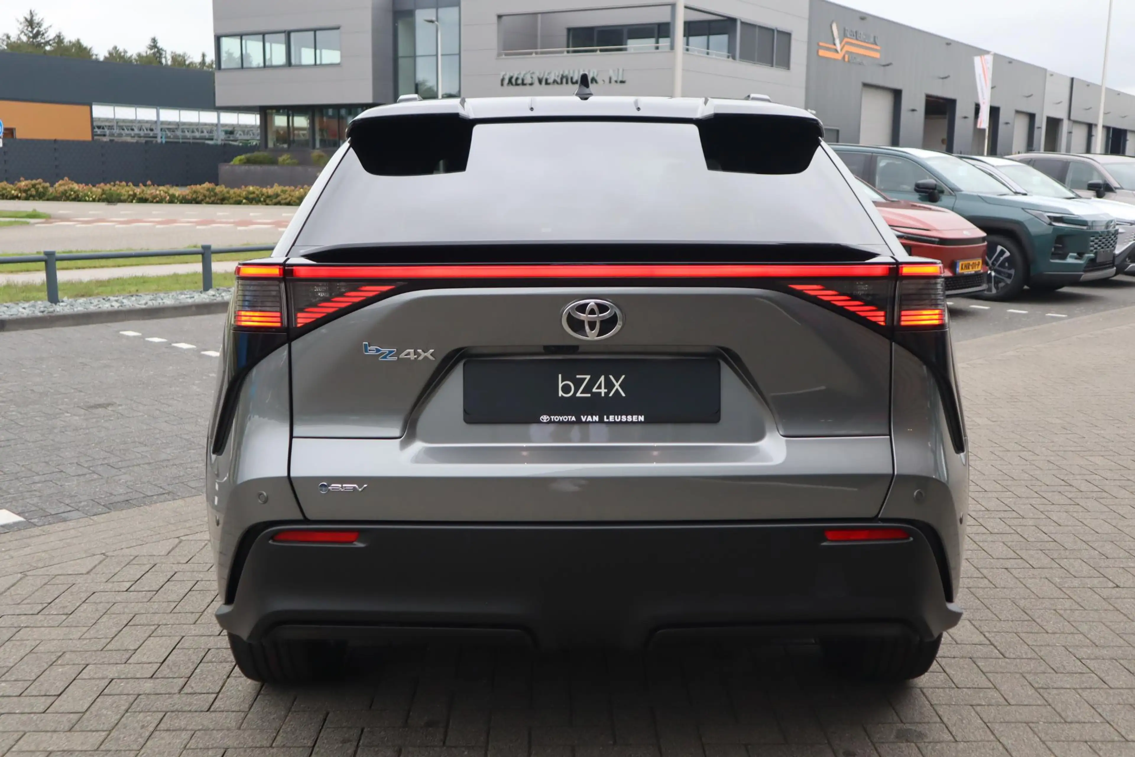 Toyota bZ4X Executive 73 kWh NIEUW! PREMIUM-PACK 20"LMV PANODA — photo 4