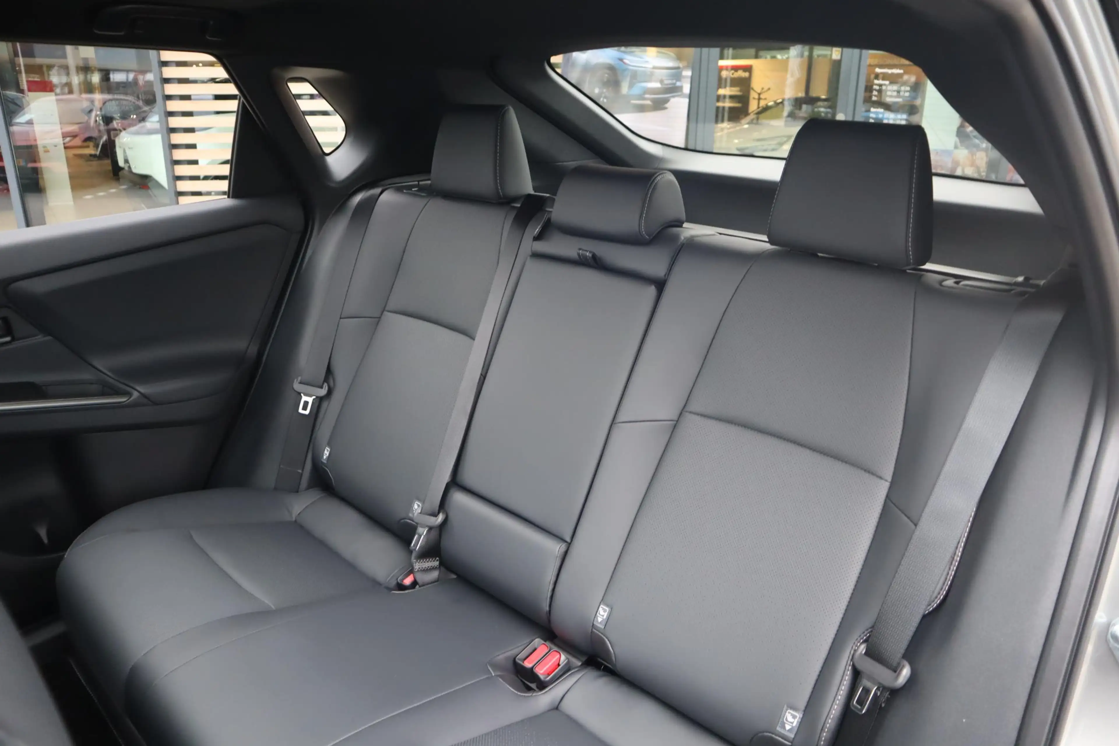 Toyota bZ4X Executive 73 kWh NIEUW! PREMIUM-PACK 20"LMV PANODA — photo 16