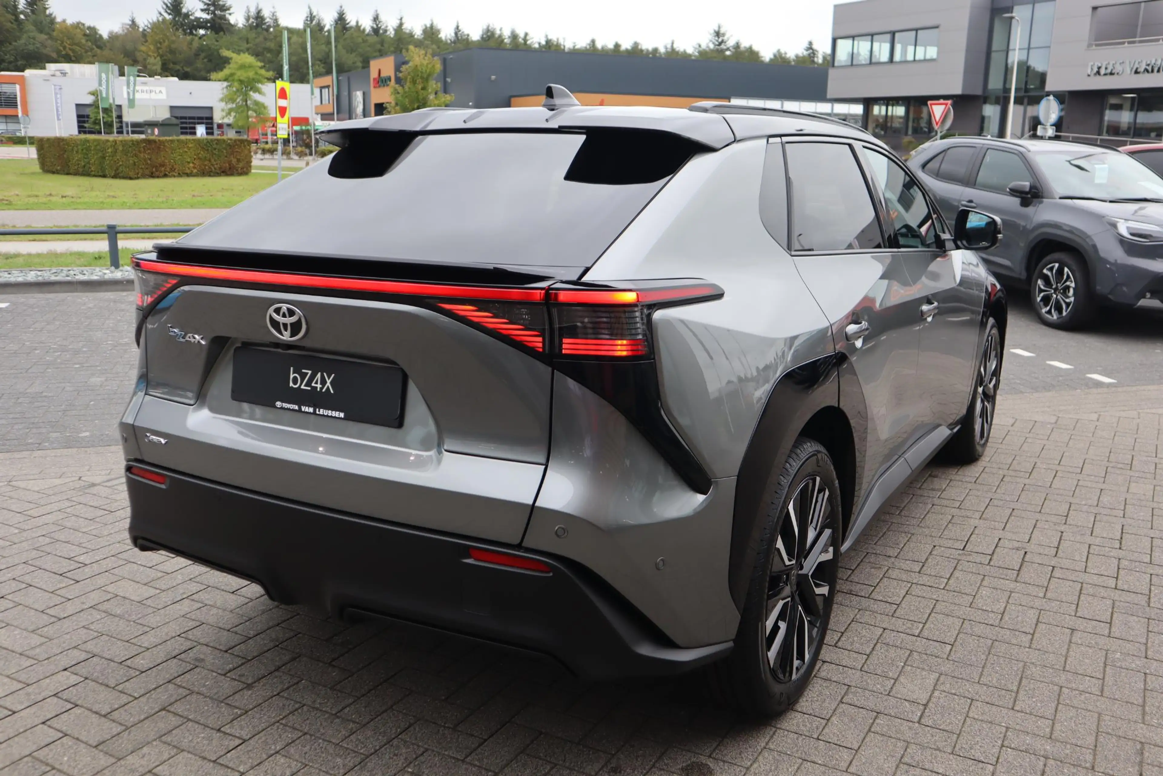 Toyota bZ4X Executive 73 kWh NIEUW! PREMIUM-PACK 20"LMV PANODA — photo 7